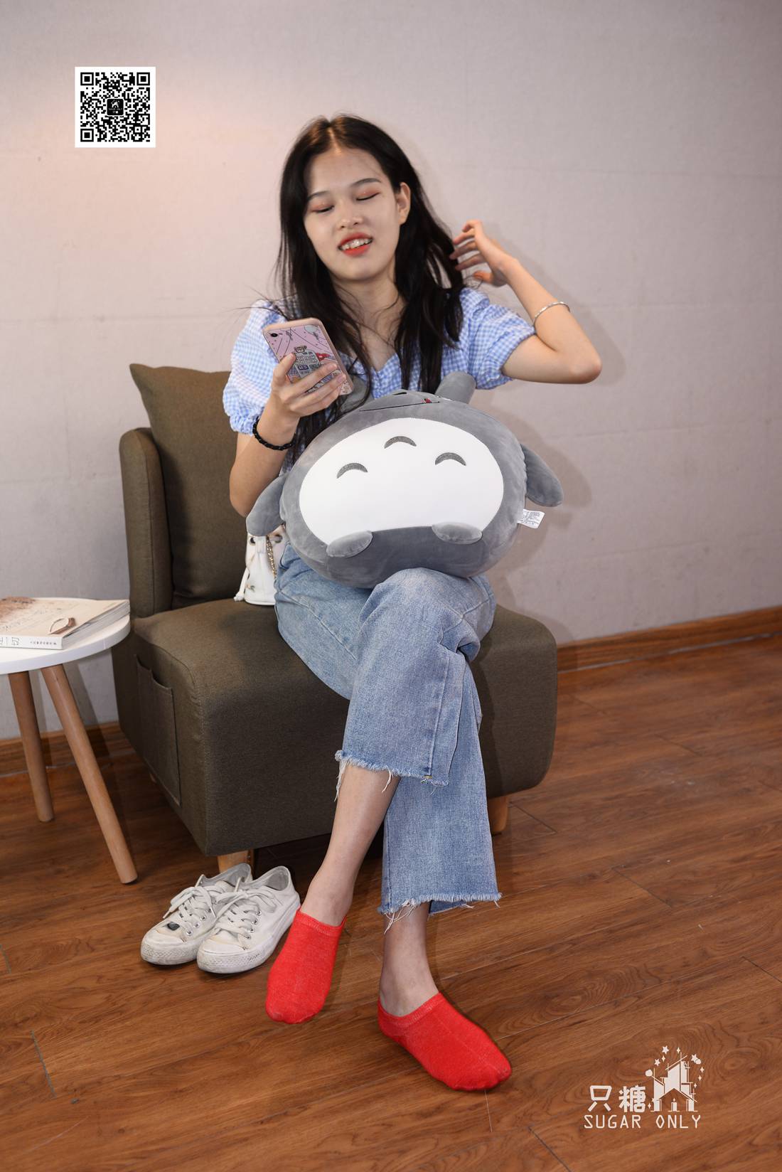 图片[15]-[只糖棉袜] NO.049 小白鞋里的一抹红 在线浏览 – 速更版-美库