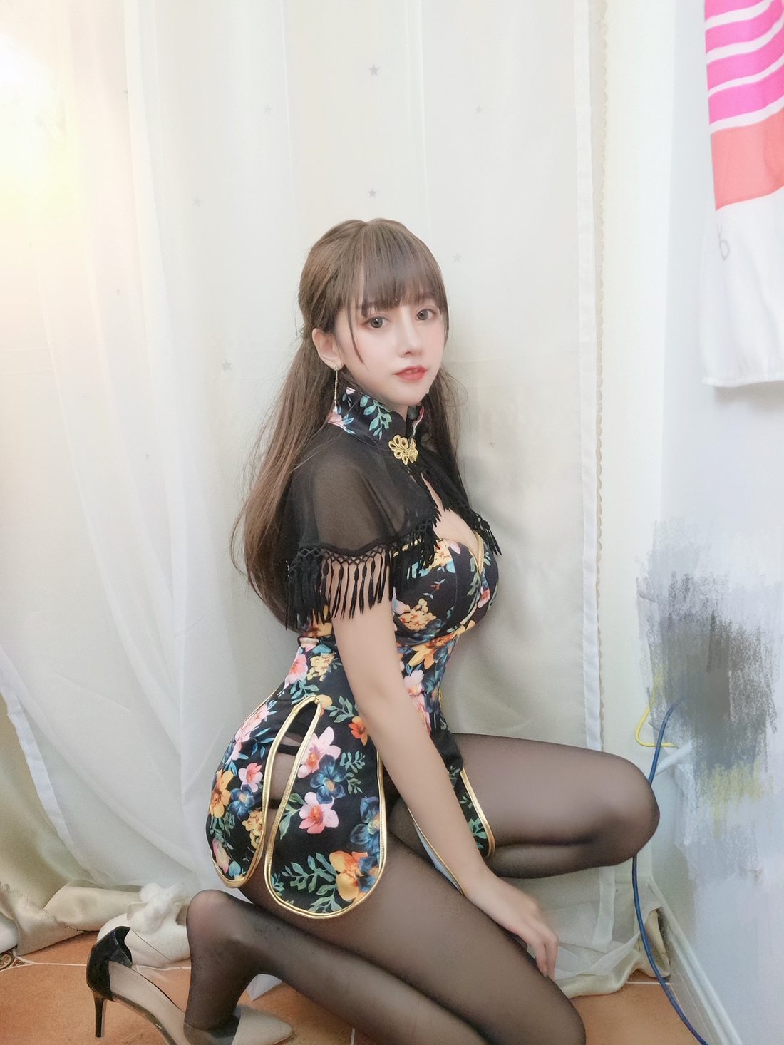 微博妹子@过期米线线喵 披肩 在线浏览-翎羽暗房