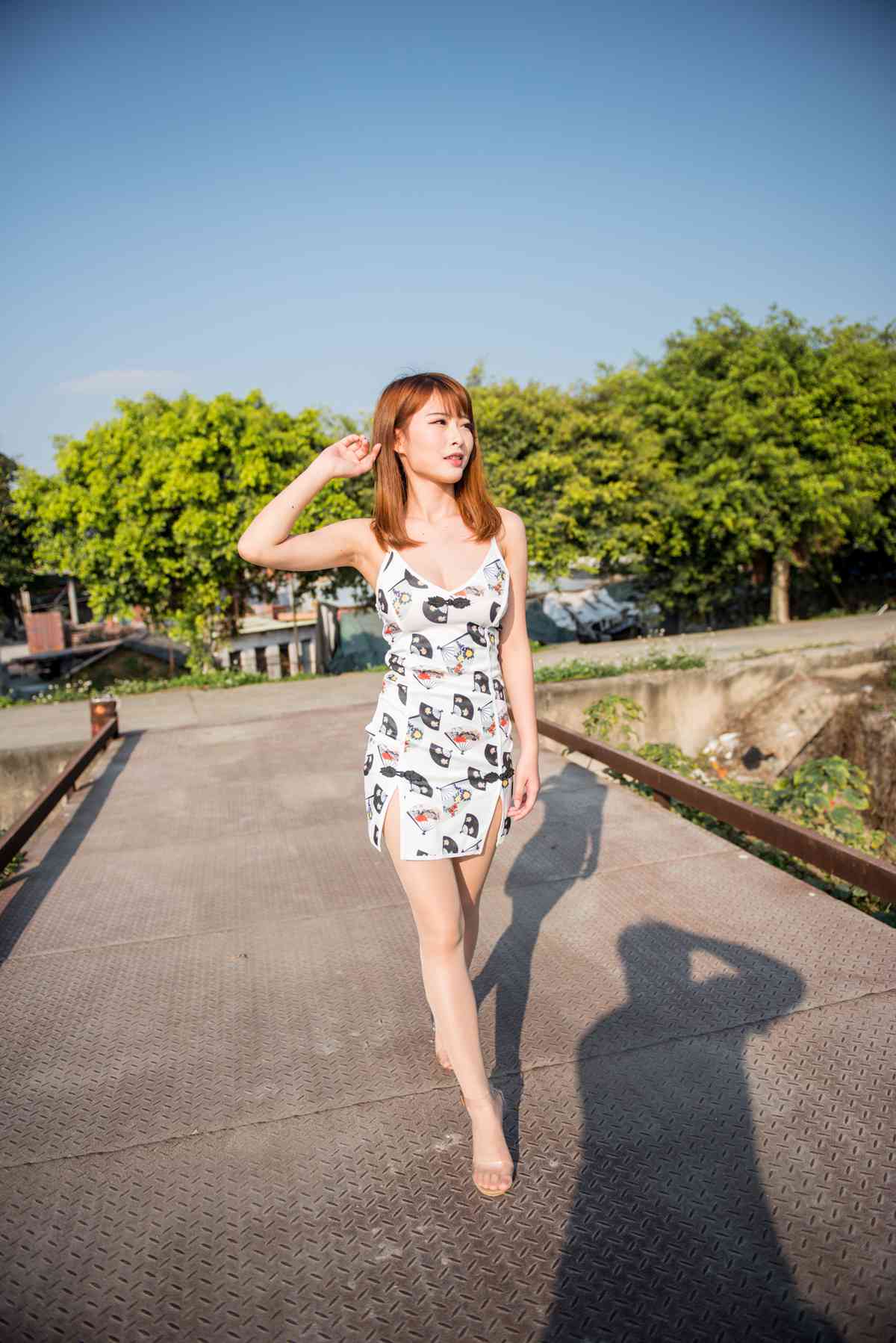 图片[35]-微博小姐姐@清水由乃 御风街拍 紧身裙肉丝 在线浏览 – 速更版-美库