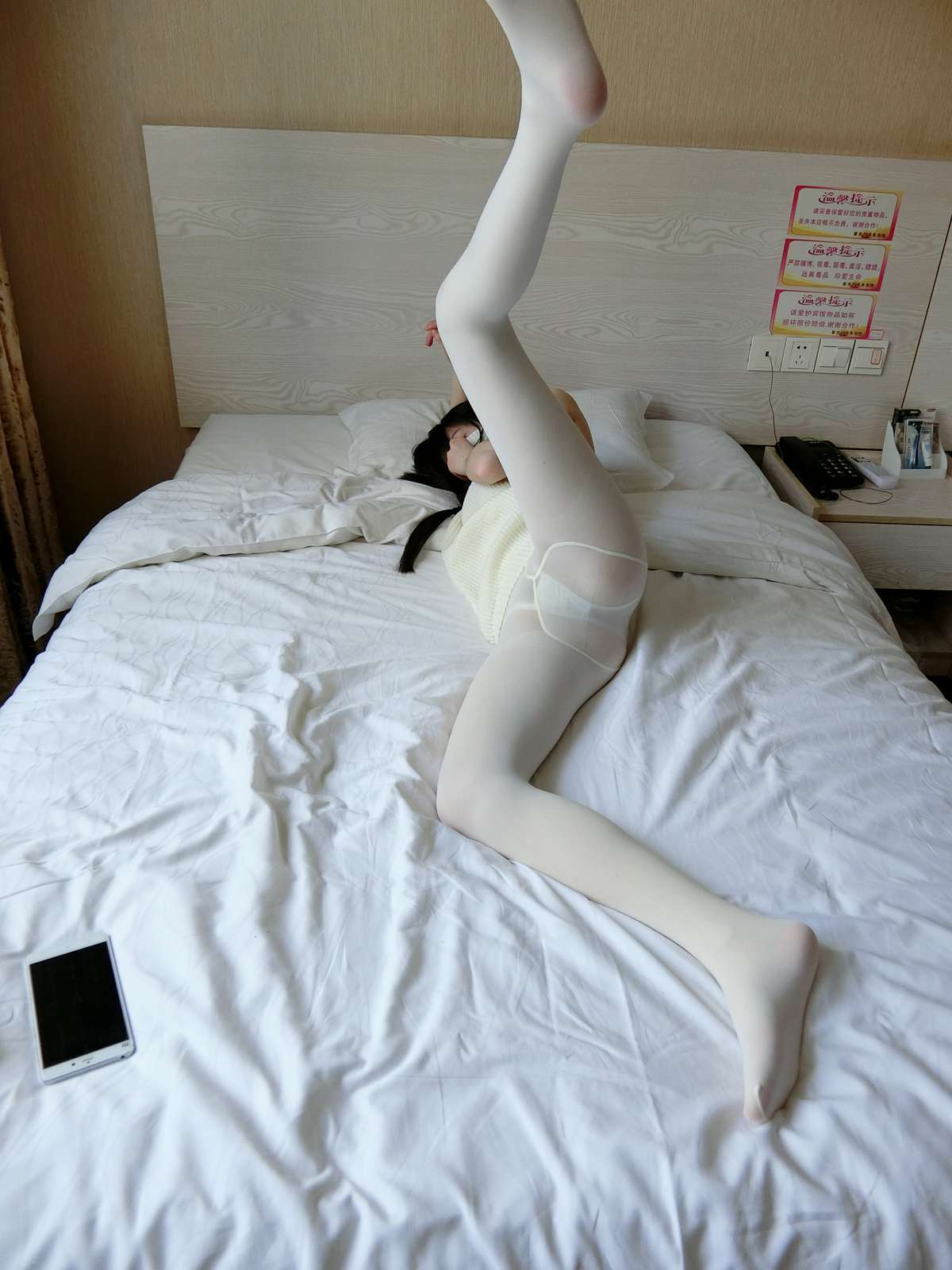 图片[12]-微博萌妹子@西尔酱 – 露背毛衣 在线浏览 – 速更版-美库