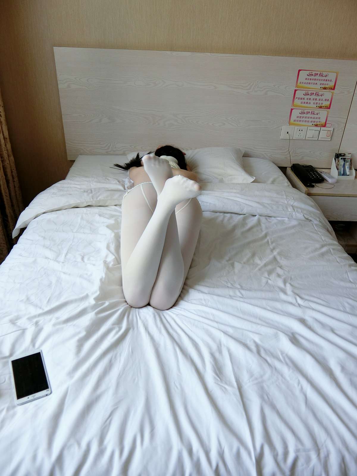 图片[13]-微博萌妹子@西尔酱 – 露背毛衣 在线浏览 – 速更版-美库