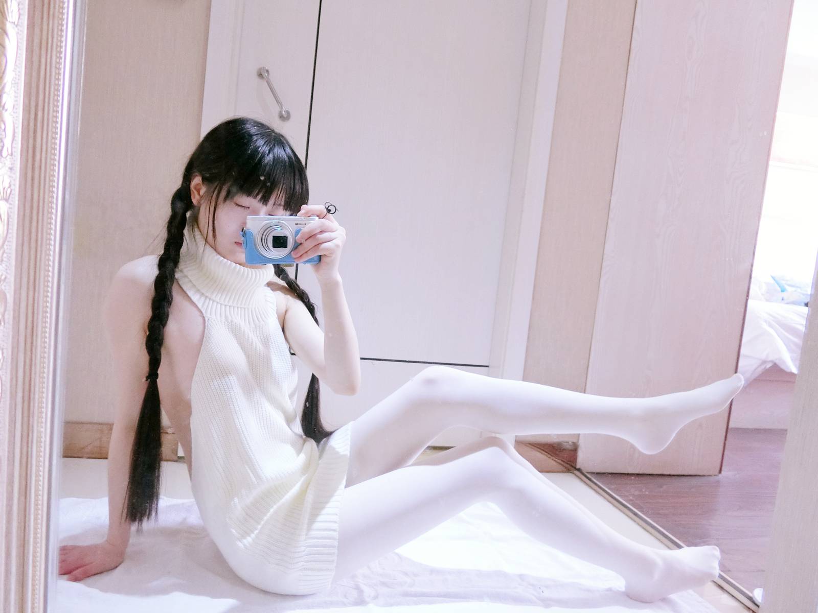 图片[18]-微博萌妹子@西尔酱 – 露背毛衣 在线浏览 – 速更版-美库