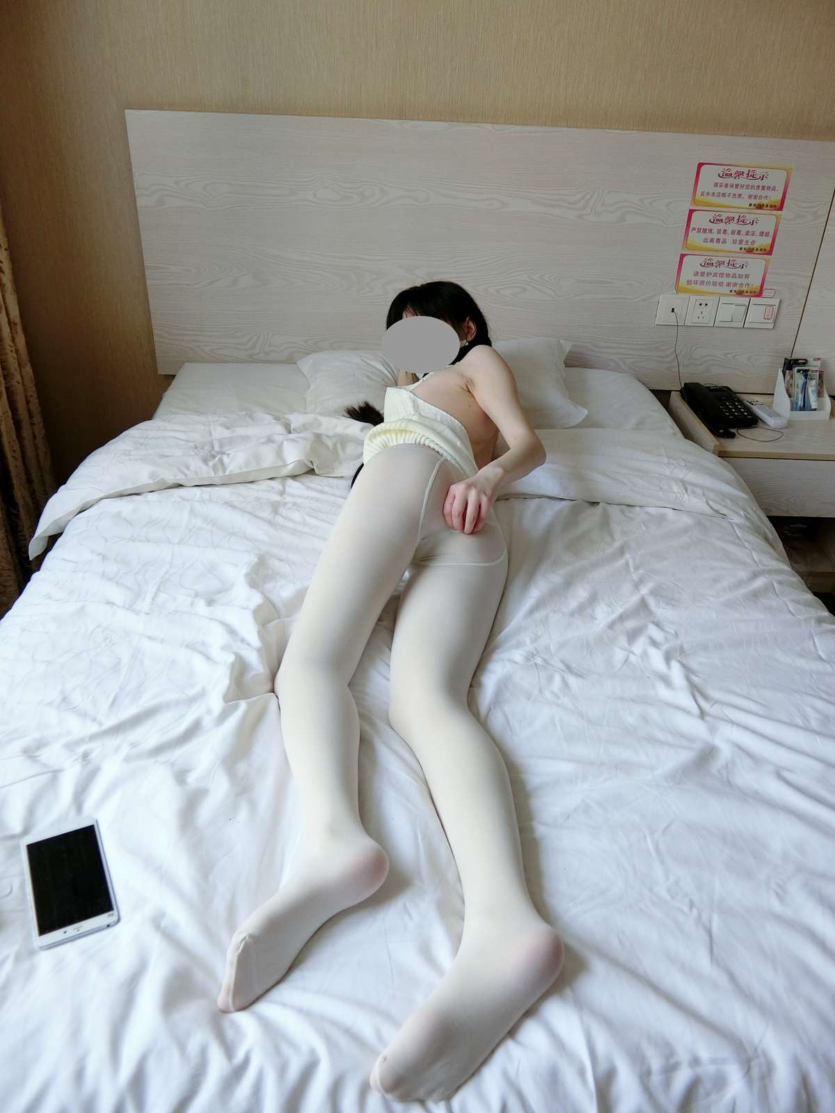 图片[22]-微博萌妹子@西尔酱 – 露背毛衣 在线浏览 – 速更版-美库