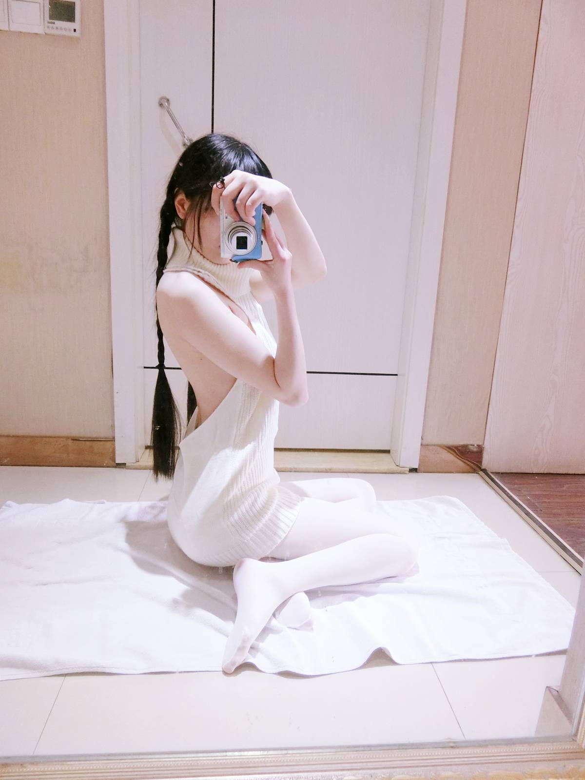 图片[36]-微博萌妹子@西尔酱 – 露背毛衣 在线浏览 – 速更版-美库