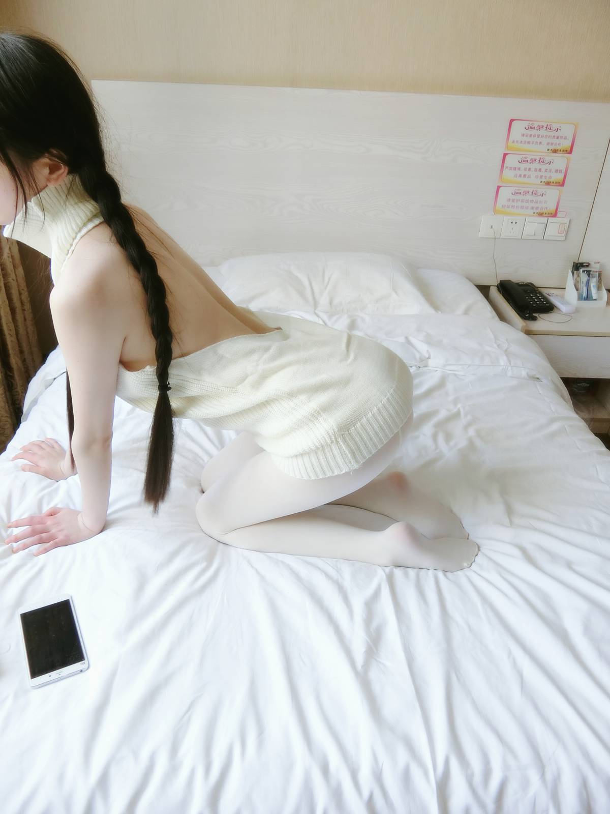 图片[38]-微博萌妹子@西尔酱 – 露背毛衣 在线浏览 – 速更版-美库