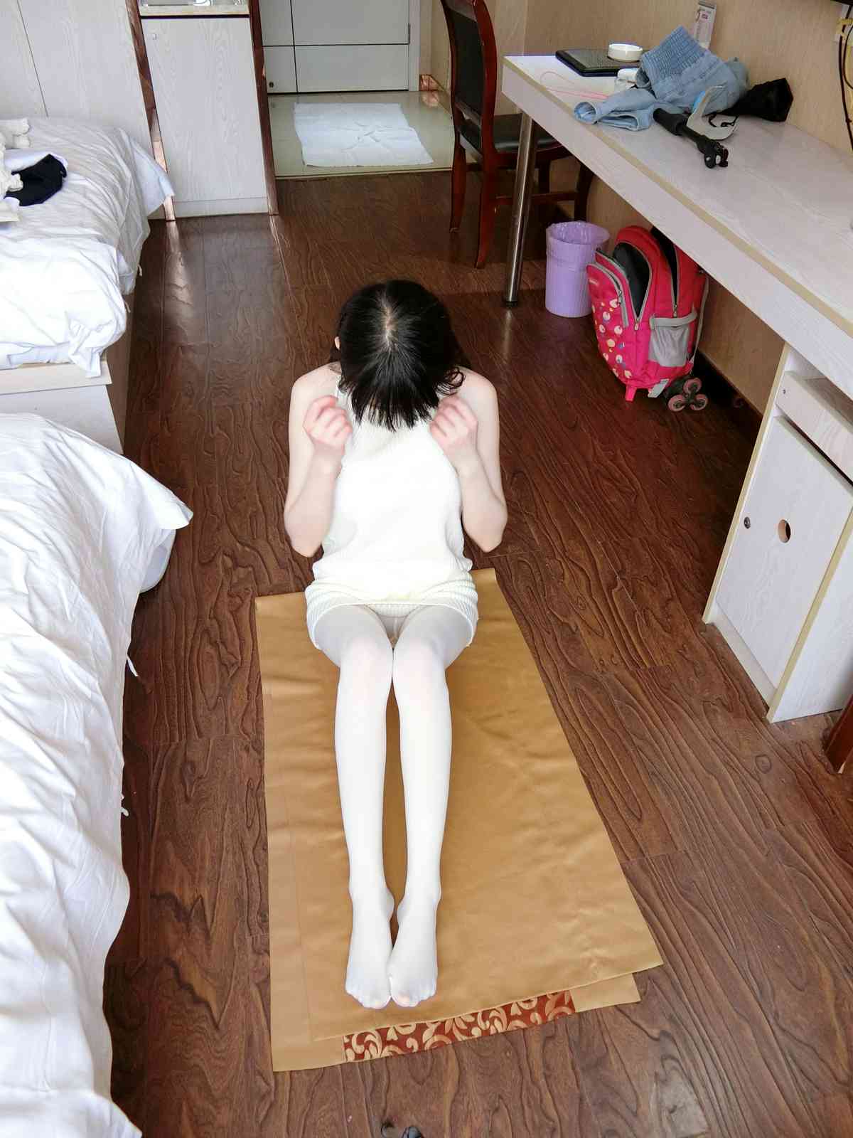 图片[47]-微博萌妹子@西尔酱 – 露背毛衣 在线浏览 – 速更版-美库