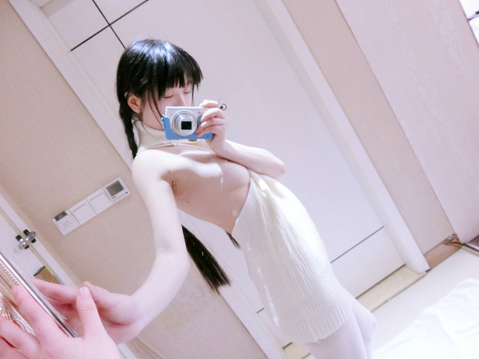 图片[48]-微博萌妹子@西尔酱 – 露背毛衣 在线浏览 – 速更版-美库