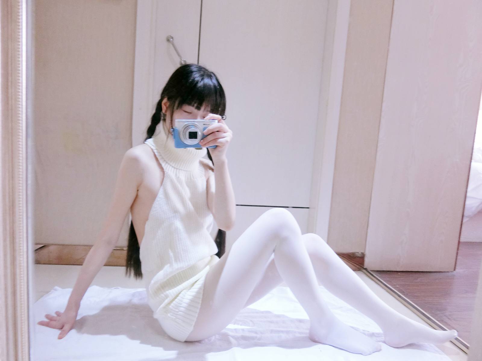 图片[50]-微博萌妹子@西尔酱 – 露背毛衣 在线浏览 – 速更版-美库