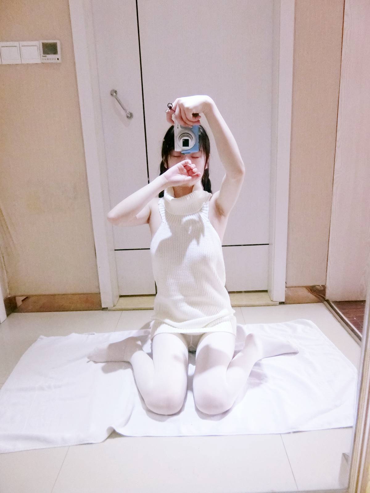 图片[58]-微博萌妹子@西尔酱 – 露背毛衣 在线浏览 – 速更版-美库