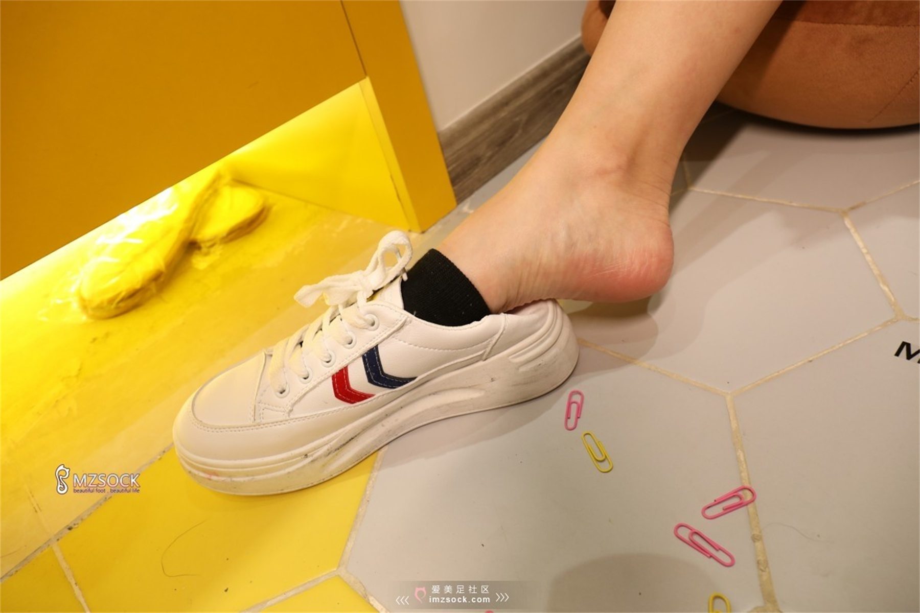 图片[24]-[MZSOCK爱美足] No.076 婷婷 在线浏览 – 速更版-美库