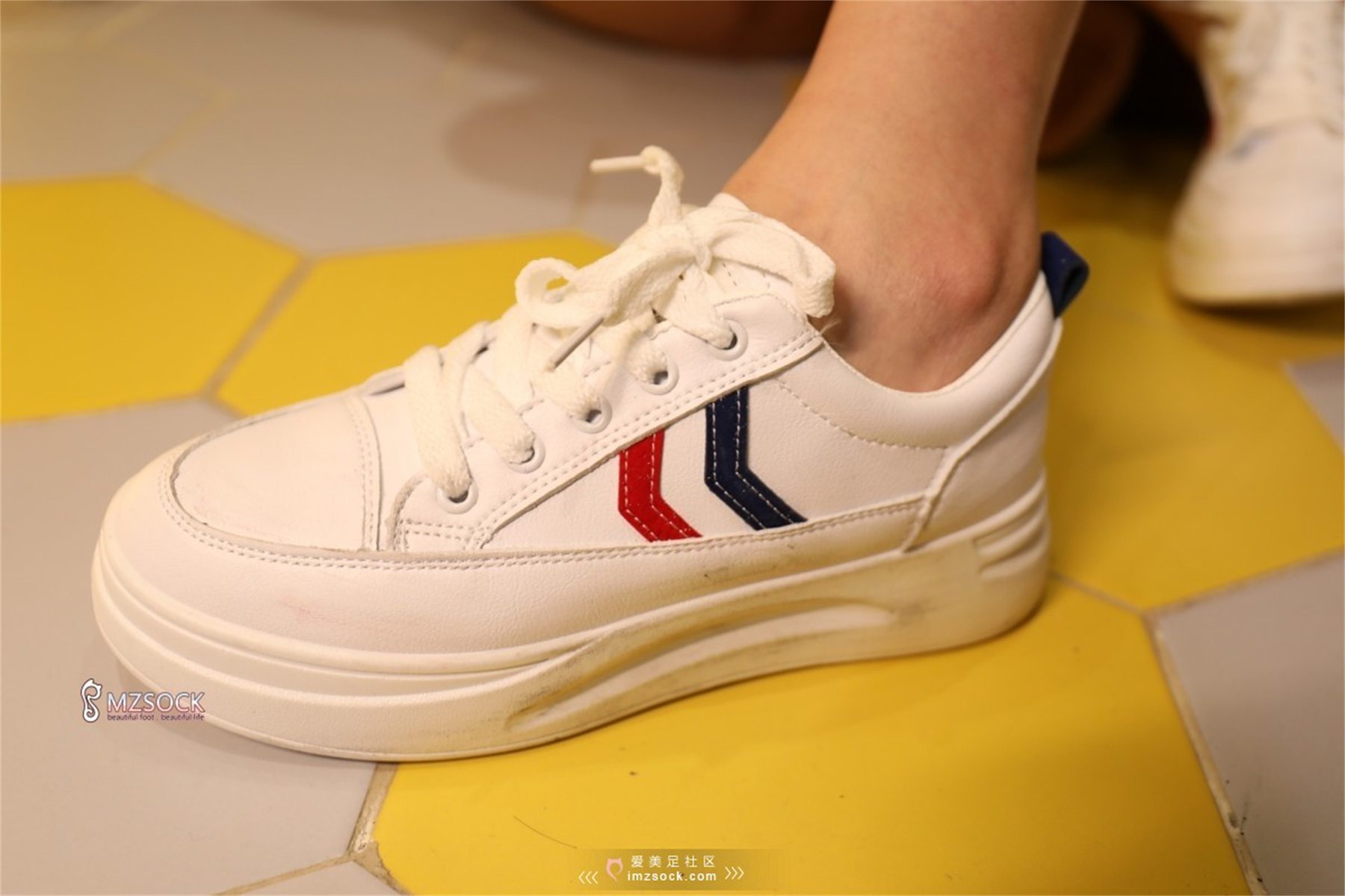 图片[33]-[MZSOCK爱美足] No.076 婷婷 在线浏览 – 速更版-美库