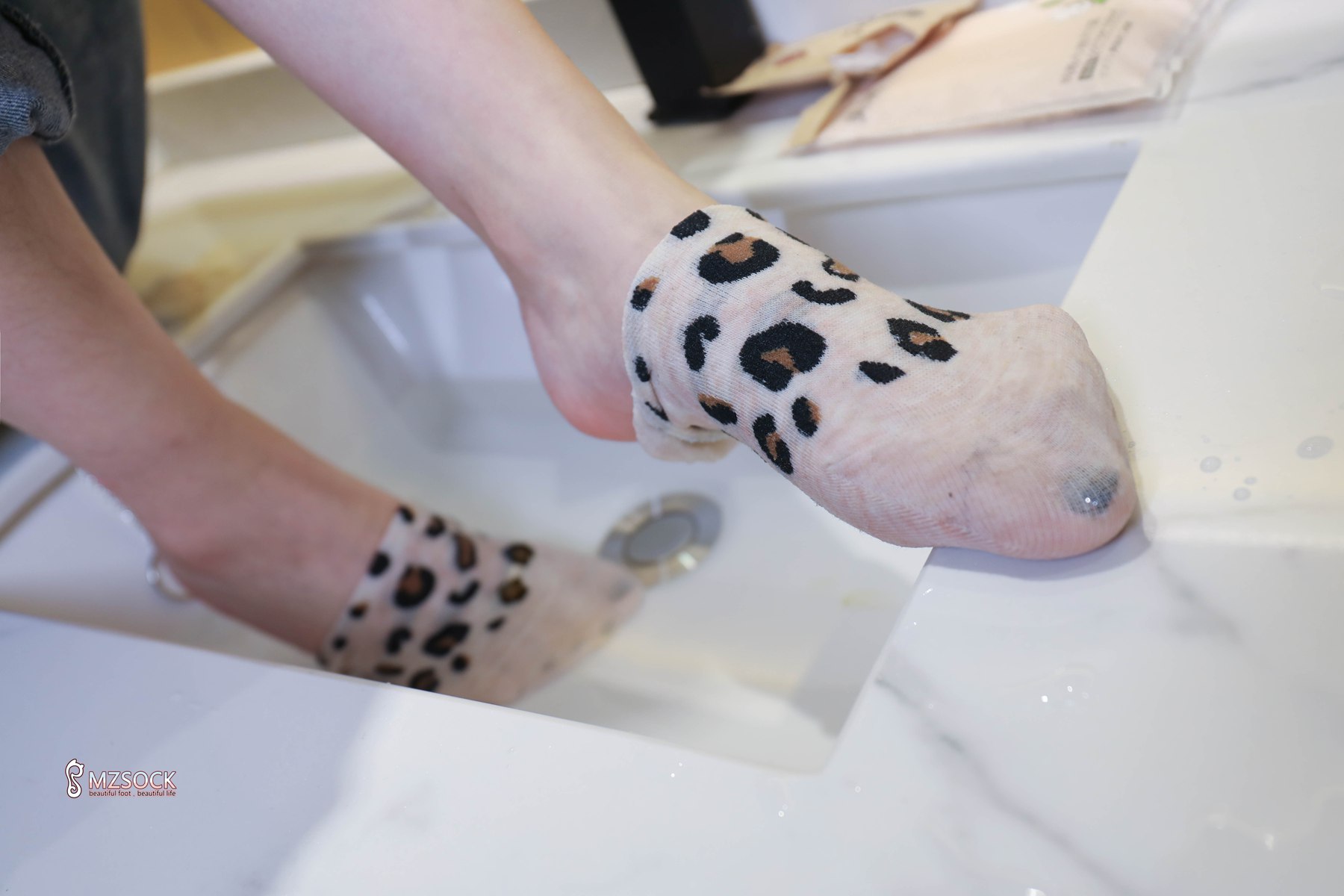 图片[15]-[MZSOCK爱美足] No.082 梦琪 在线浏览 – 速更版-美库