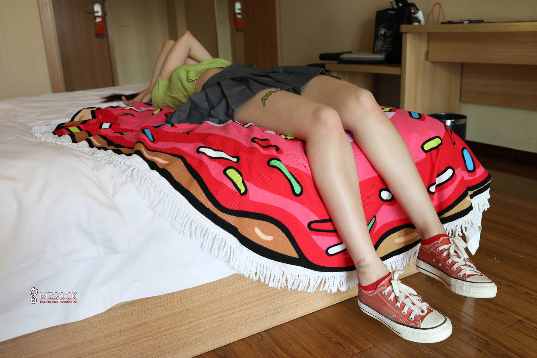 图片[23]-[MZSOCK爱美足] No.084 悦悦 在线浏览 – 速更版-美库