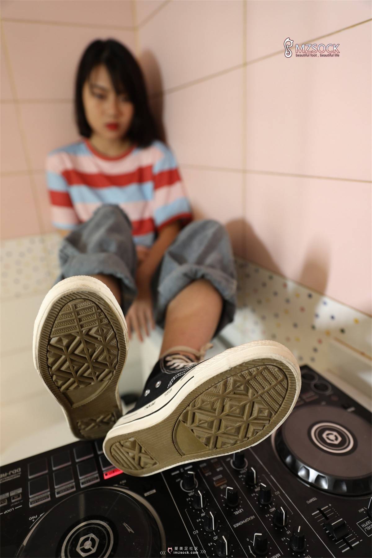 图片[48]-[MZSOCK爱美足] No.086 婷婷 在线浏览 – 速更版-美库