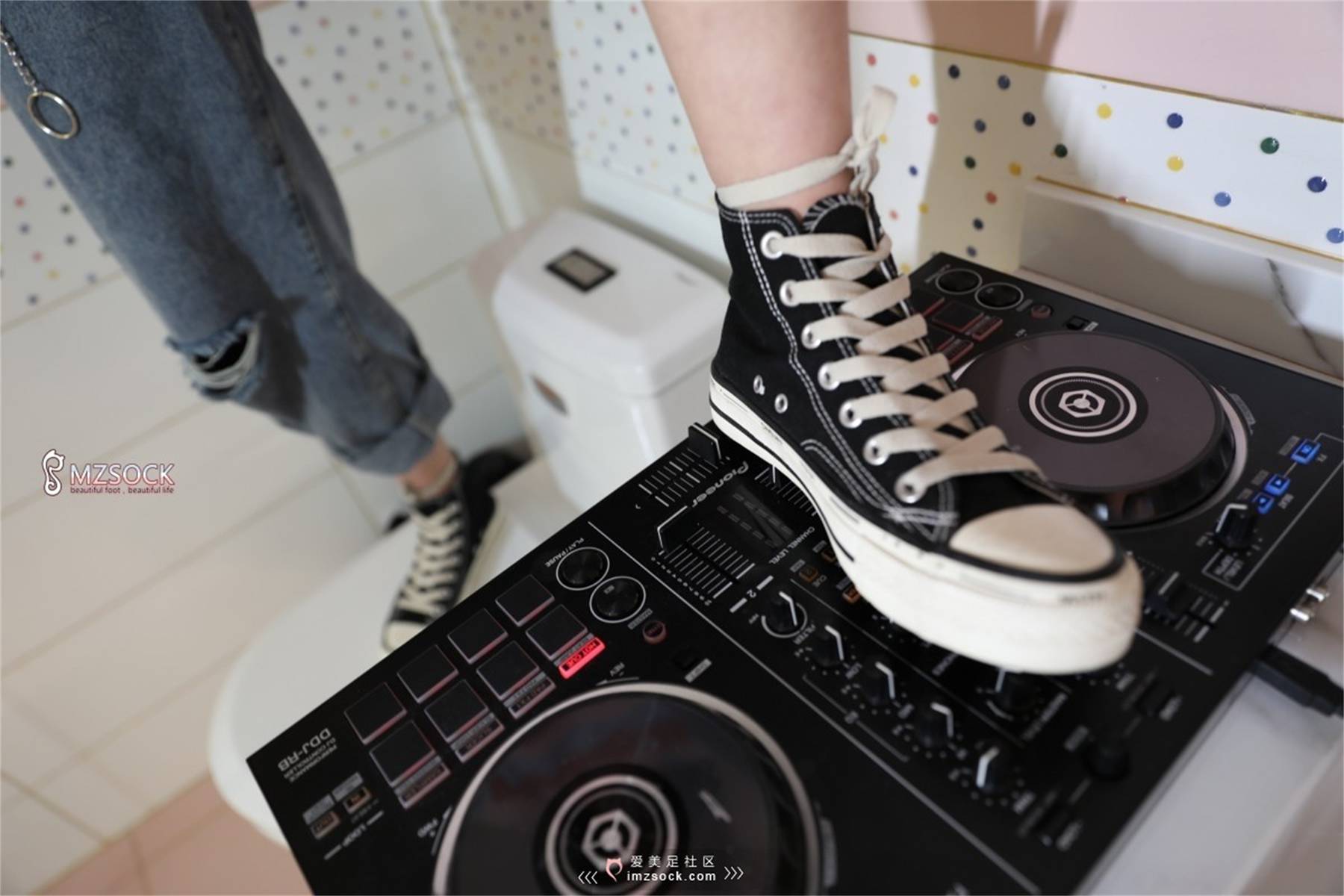 图片[58]-[MZSOCK爱美足] No.086 婷婷 在线浏览 – 速更版-美库