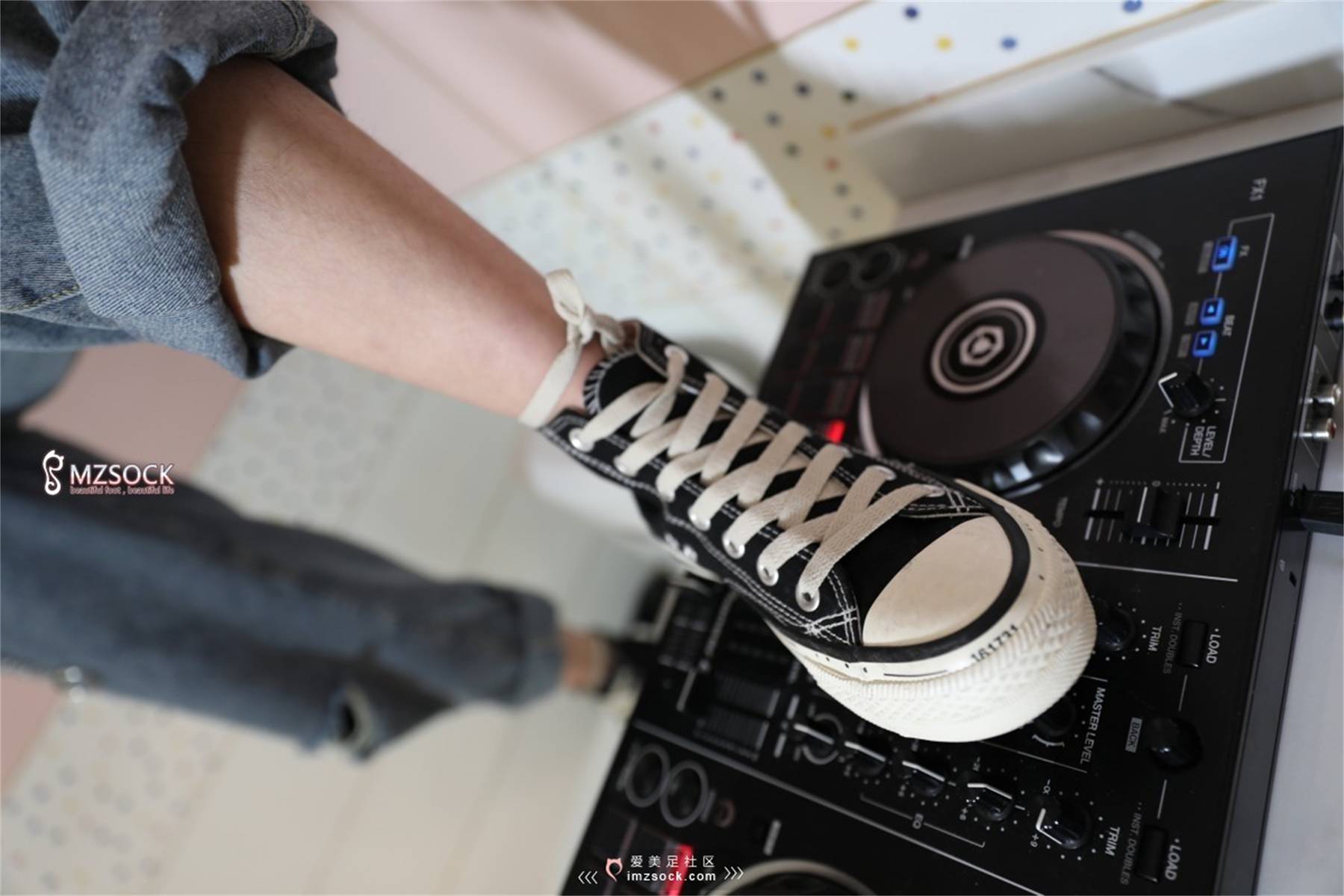 图片[61]-[MZSOCK爱美足] No.086 婷婷 在线浏览 – 速更版-美库