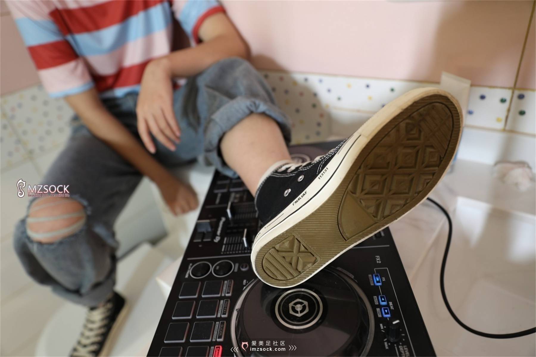 图片[63]-[MZSOCK爱美足] No.086 婷婷 在线浏览 – 速更版-美库