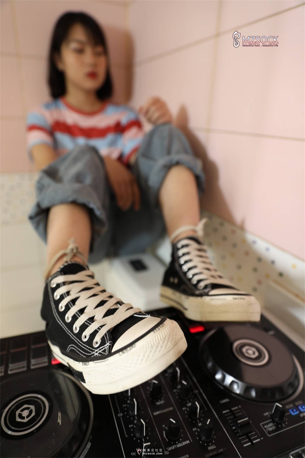 图片[67]-[MZSOCK爱美足] No.086 婷婷 在线浏览 – 速更版-美库