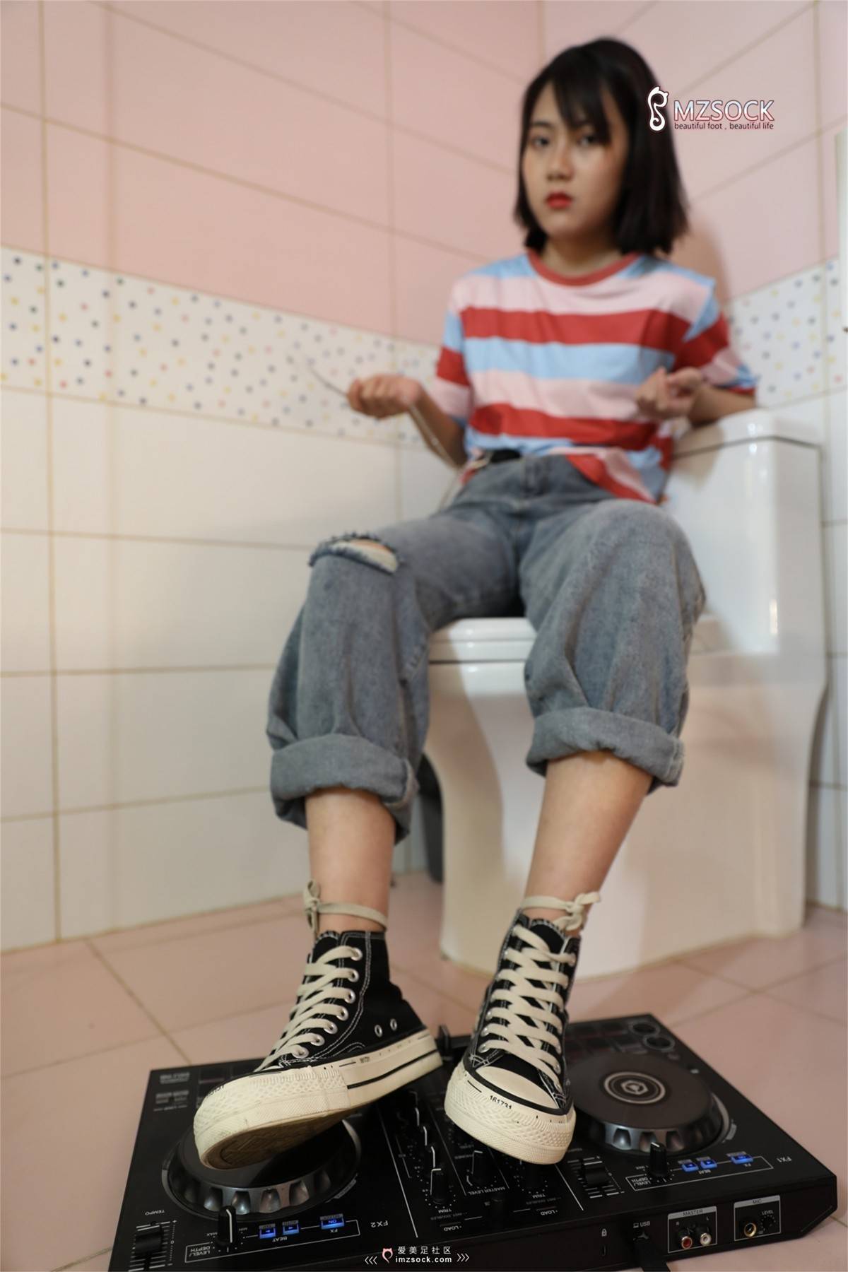 图片[68]-[MZSOCK爱美足] No.086 婷婷 在线浏览 – 速更版-美库