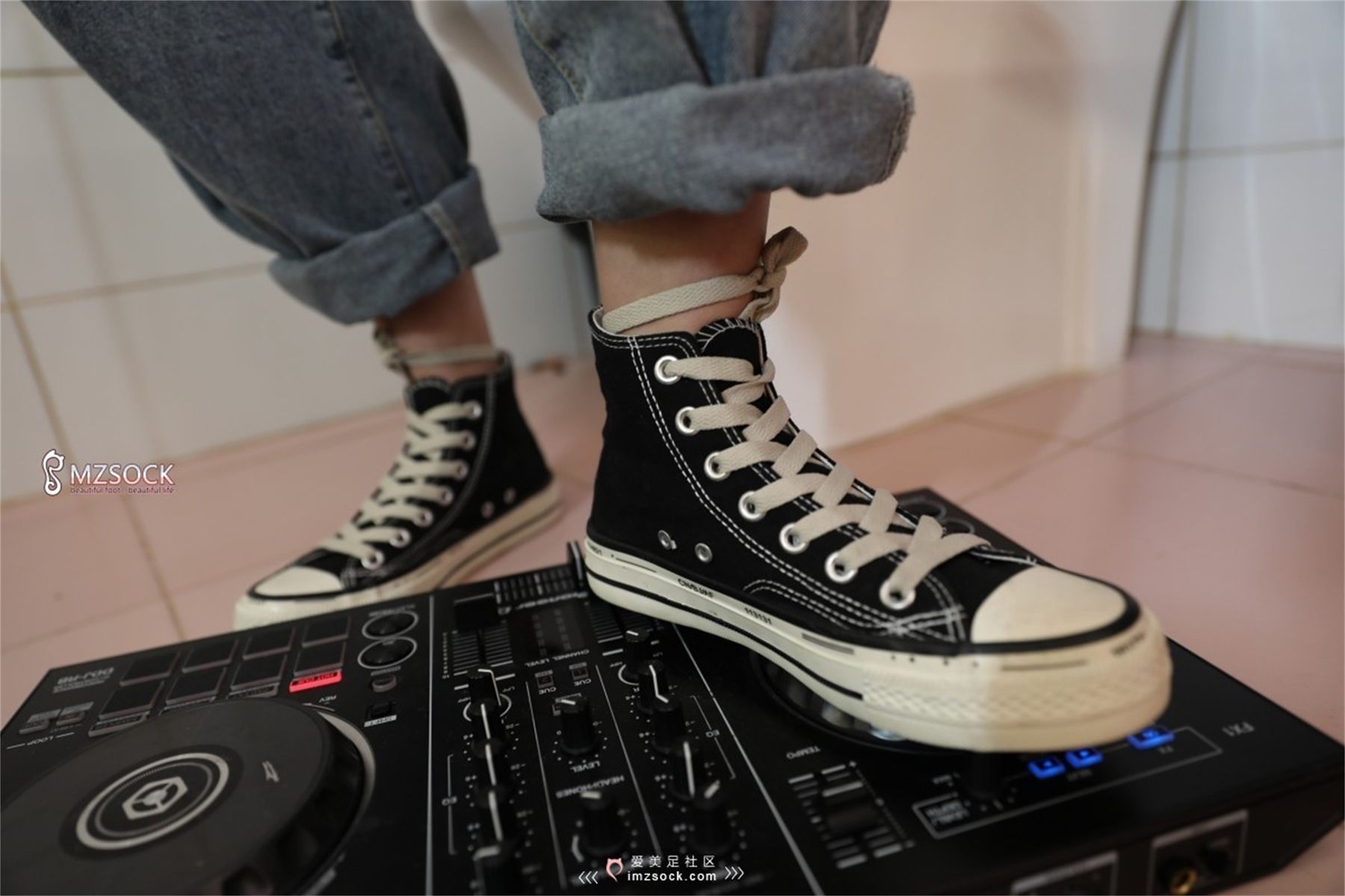 图片[87]-[MZSOCK爱美足] No.086 婷婷 在线浏览 – 速更版-美库