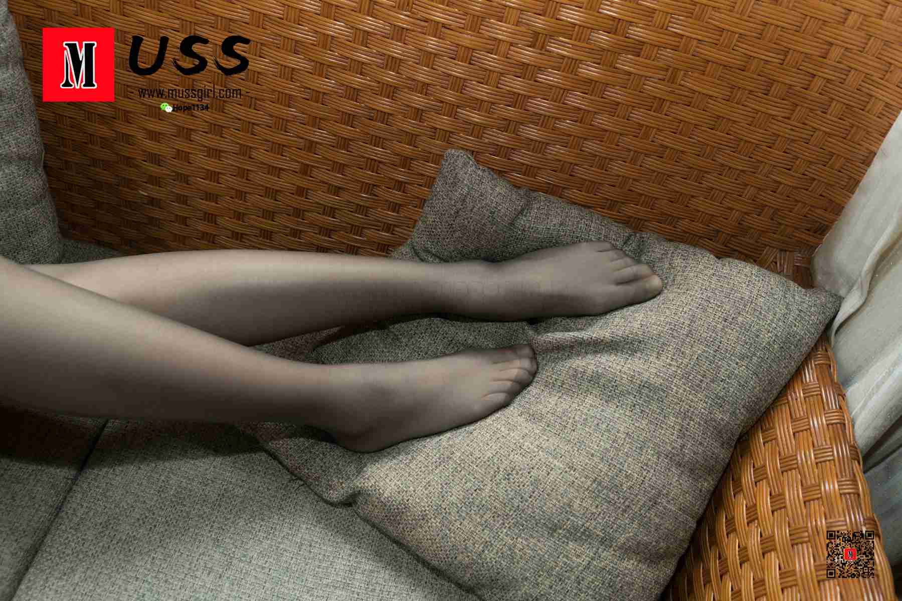 图片[35]-[MussGirl]慕丝女郎 No.039 美貌 智慧与贤惠并存的完全体 – 黑丝小红 在线浏览 – 速更版-美库