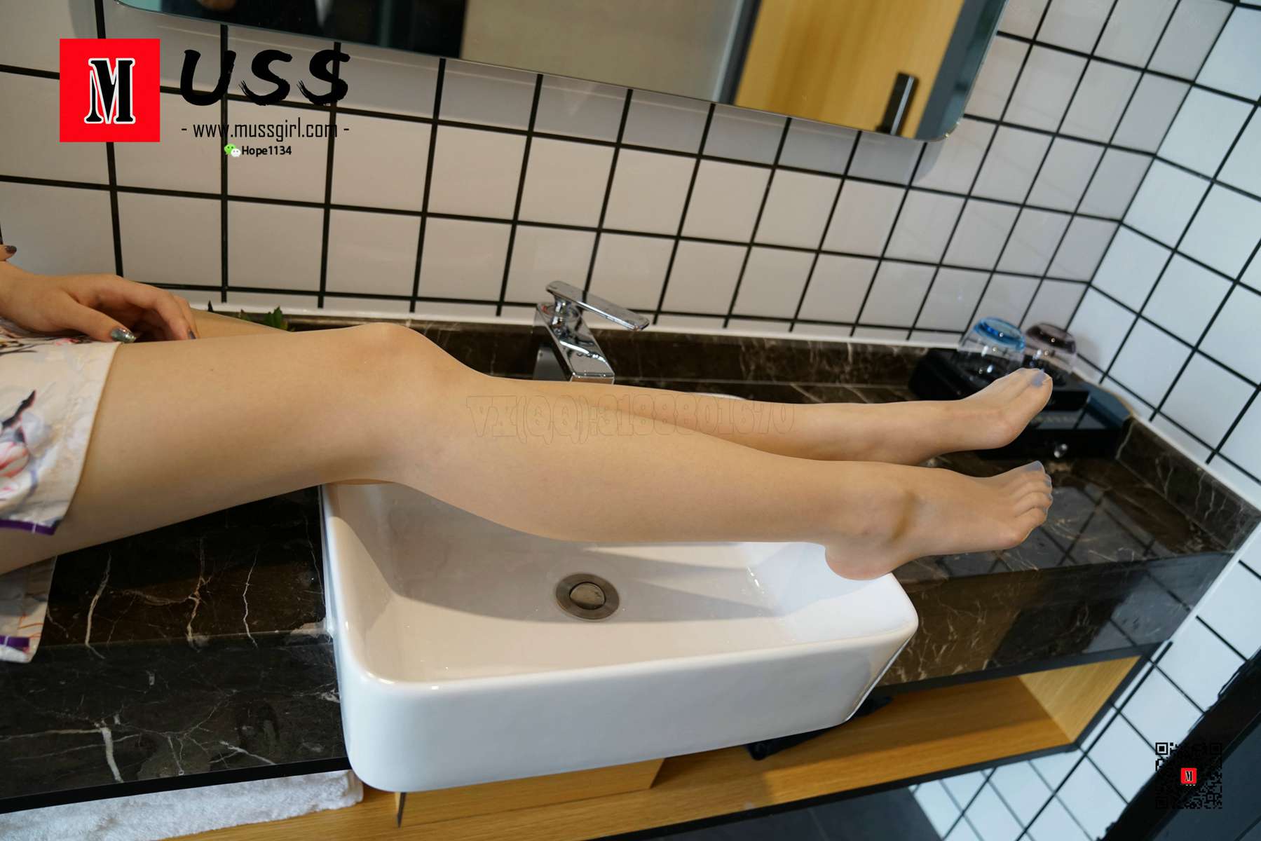 图片[22]-[MussGirl]慕丝女郎 No.040 幽默的女生总是喜欢着装与周围的环境格格不入 在线浏览 – 速更版-美库