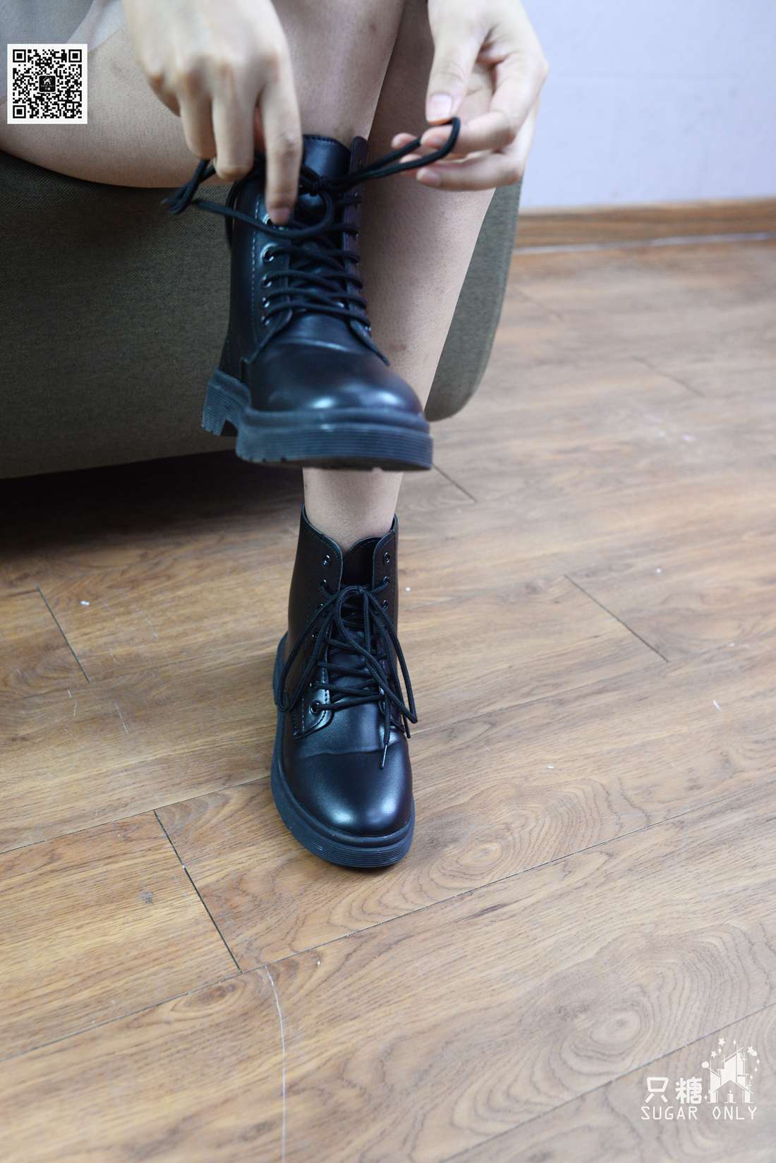 图片[142]-[只糖棉袜] NO.063 乐乐 深秋皮靴里的小小船儿 在线浏览 – 速更版-美库