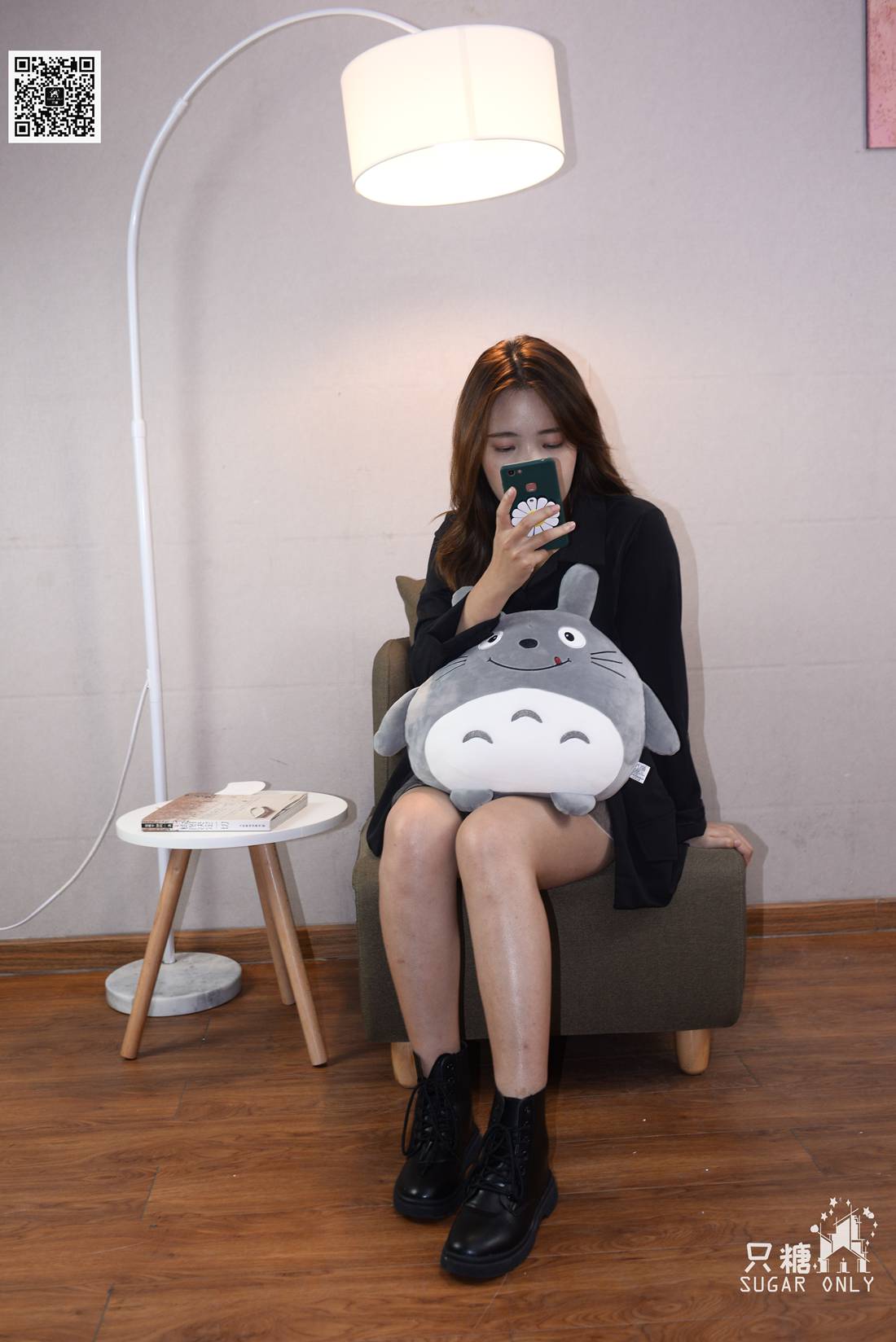 图片[203]-[只糖棉袜] NO.063 乐乐 深秋皮靴里的小小船儿 在线浏览 – 速更版-美库