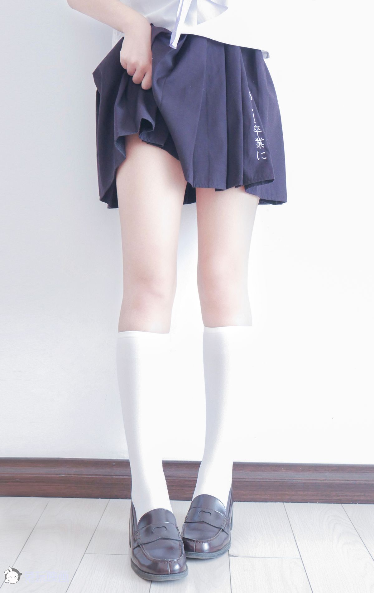 图片[11]-兔玩映画 B015 白白白半筒袜 在线浏览 – 速更版-美库