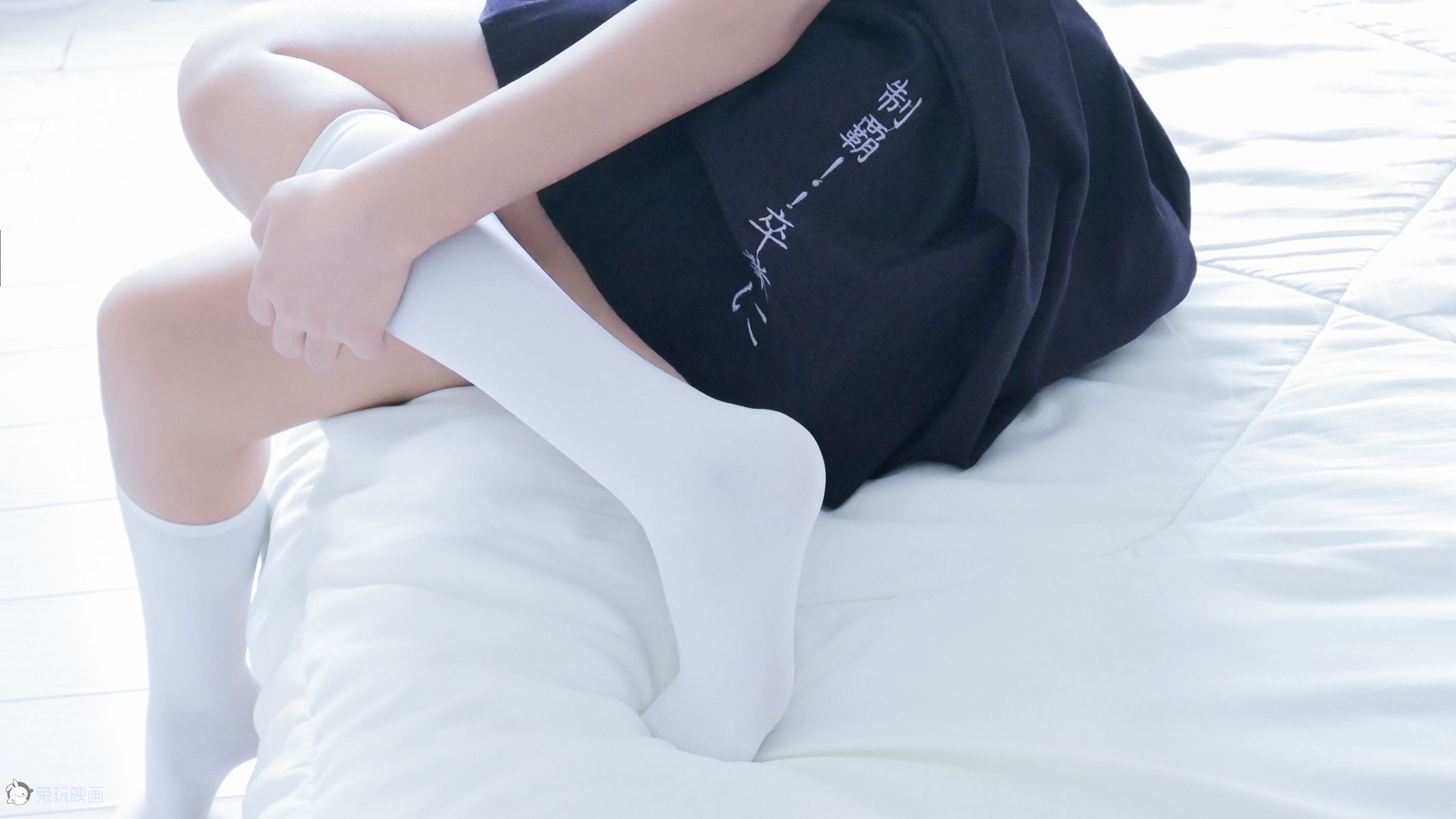 图片[13]-兔玩映画 B015 白白白半筒袜 在线浏览 – 速更版-美库