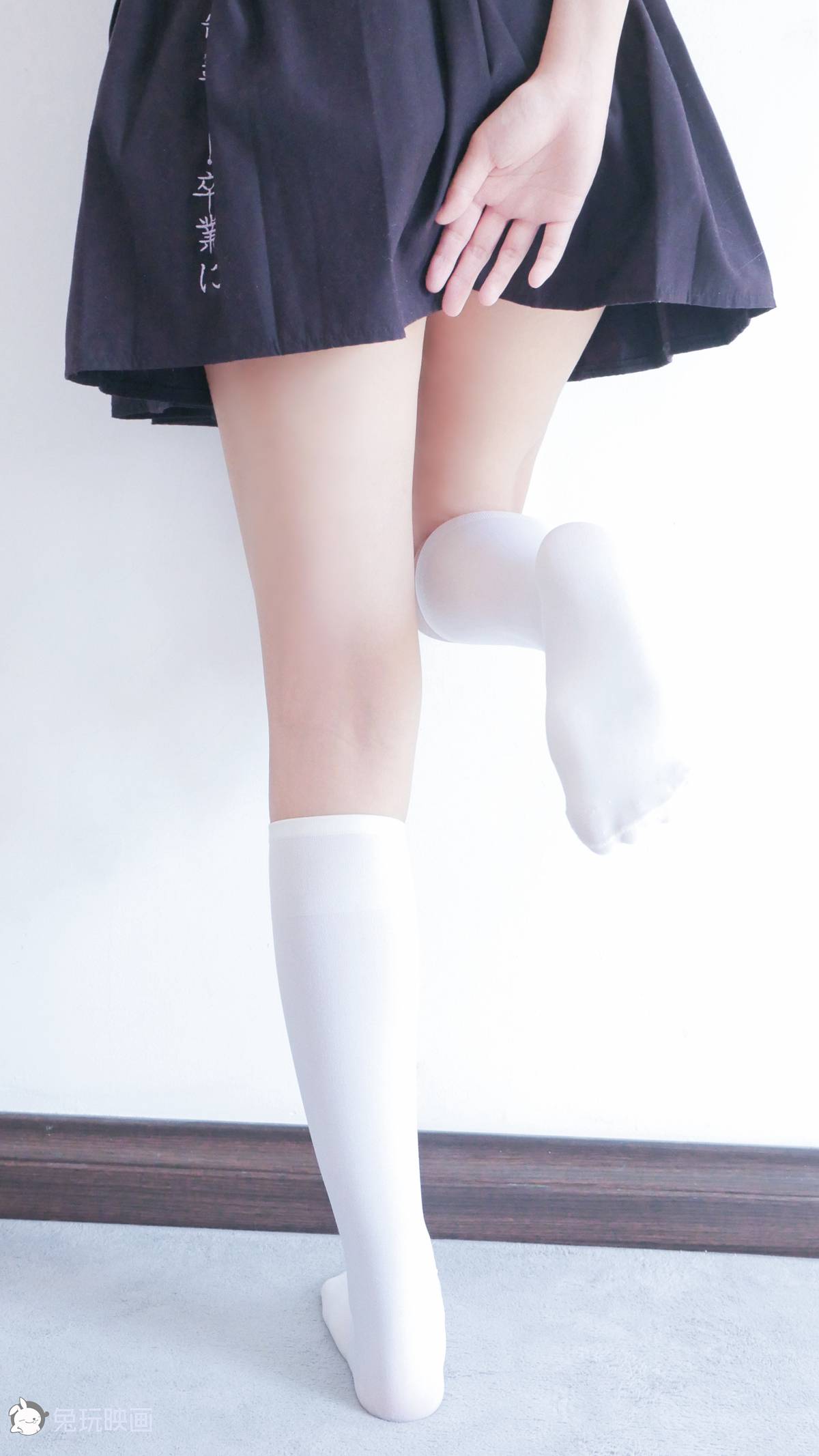 图片[23]-兔玩映画 B015 白白白半筒袜 在线浏览 – 速更版-美库