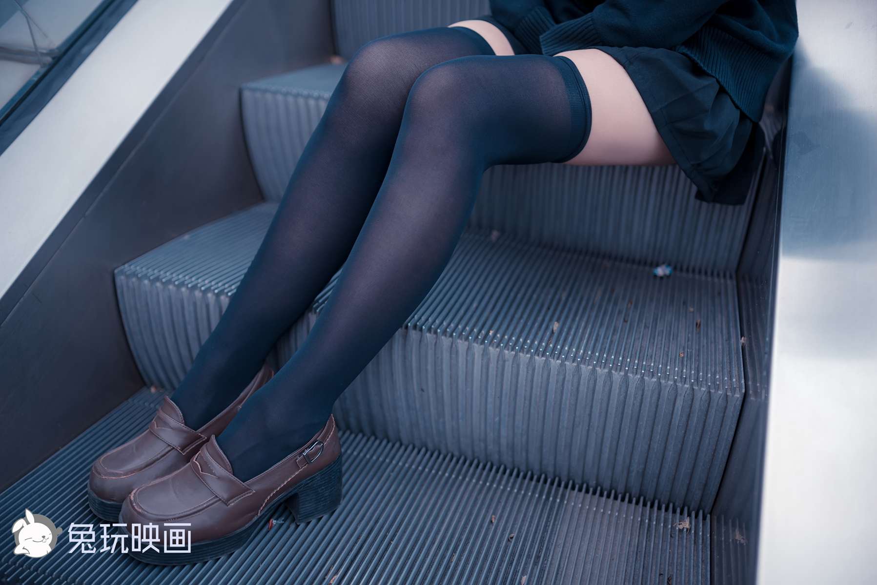 图片[11]-兔玩映画 B067 公园里的黑丝 在线浏览 – 速更版-美库