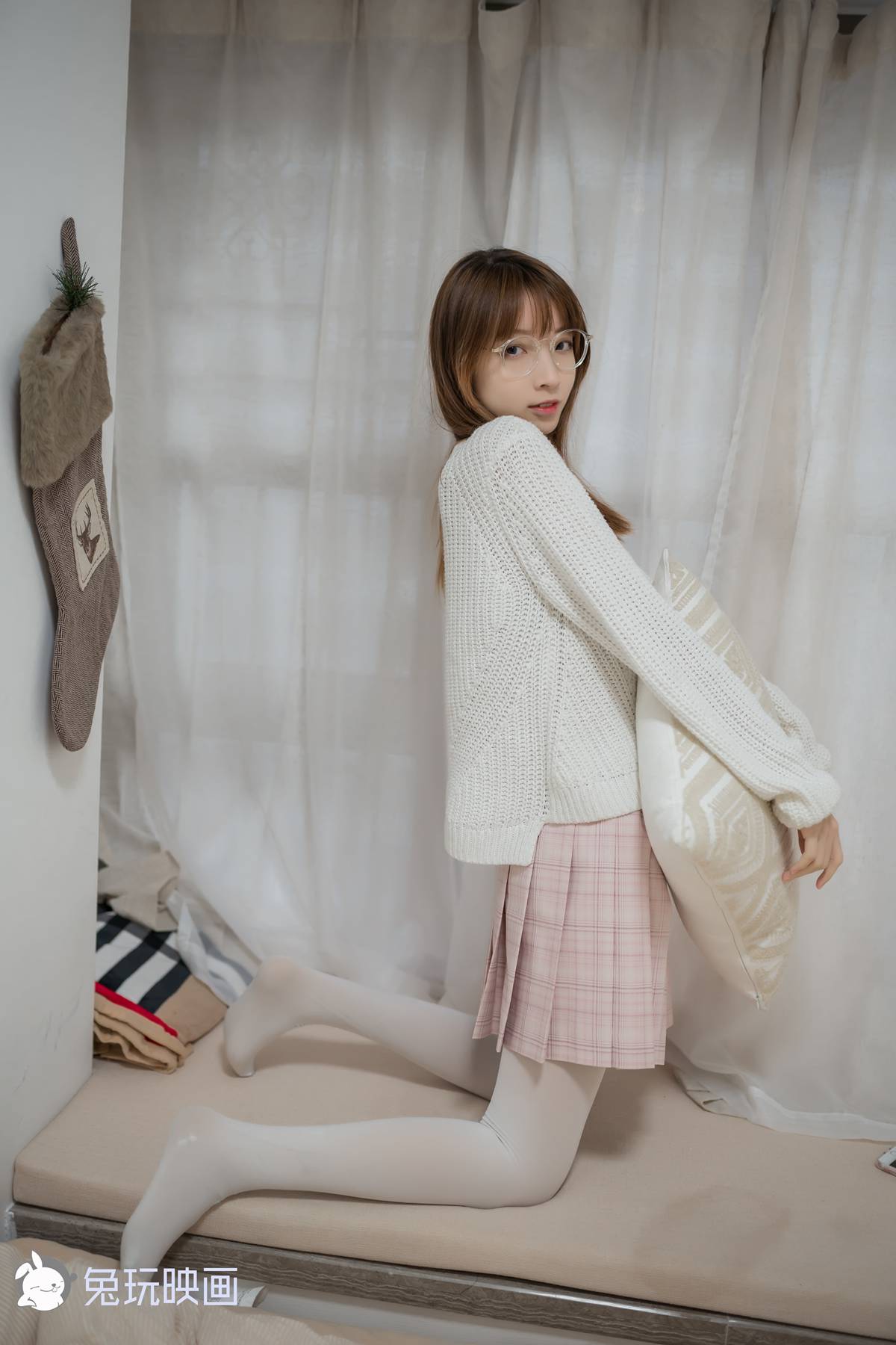 图片[19]-兔玩映画 B081 粉格裙的眼镜娘 在线浏览 – 速更版-美库
