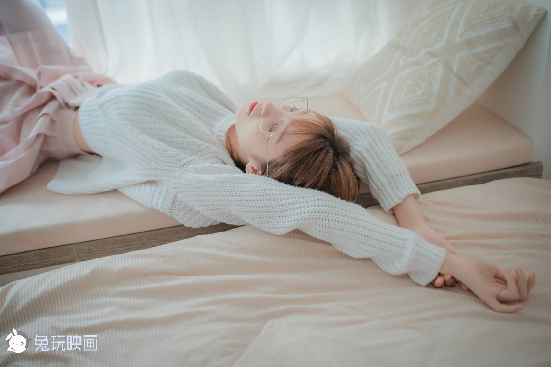 图片[25]-兔玩映画 B081 粉格裙的眼镜娘 在线浏览 – 速更版-美库