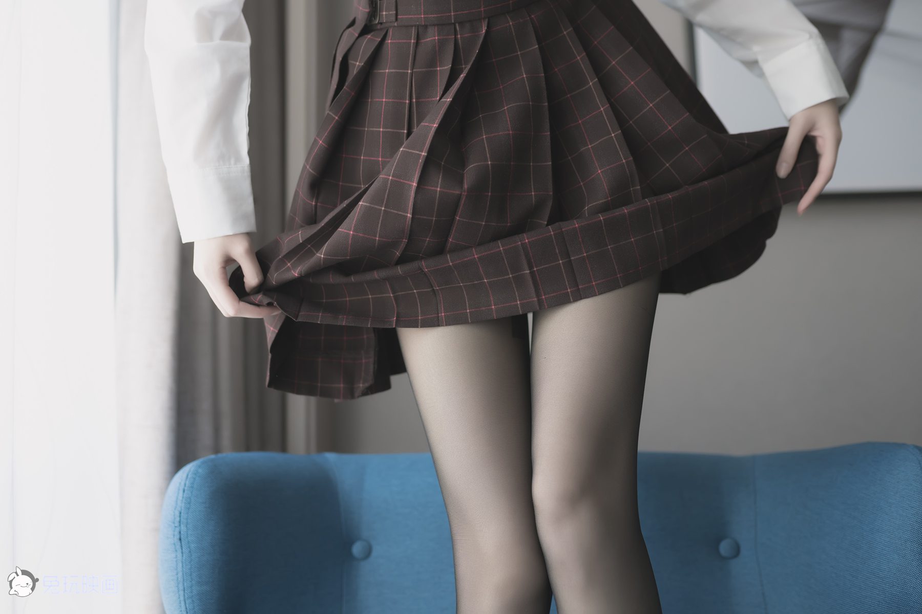 图片[11]-兔玩映画 B098 蓝椅子上的黑丝少女 在线浏览 – 速更版-美库