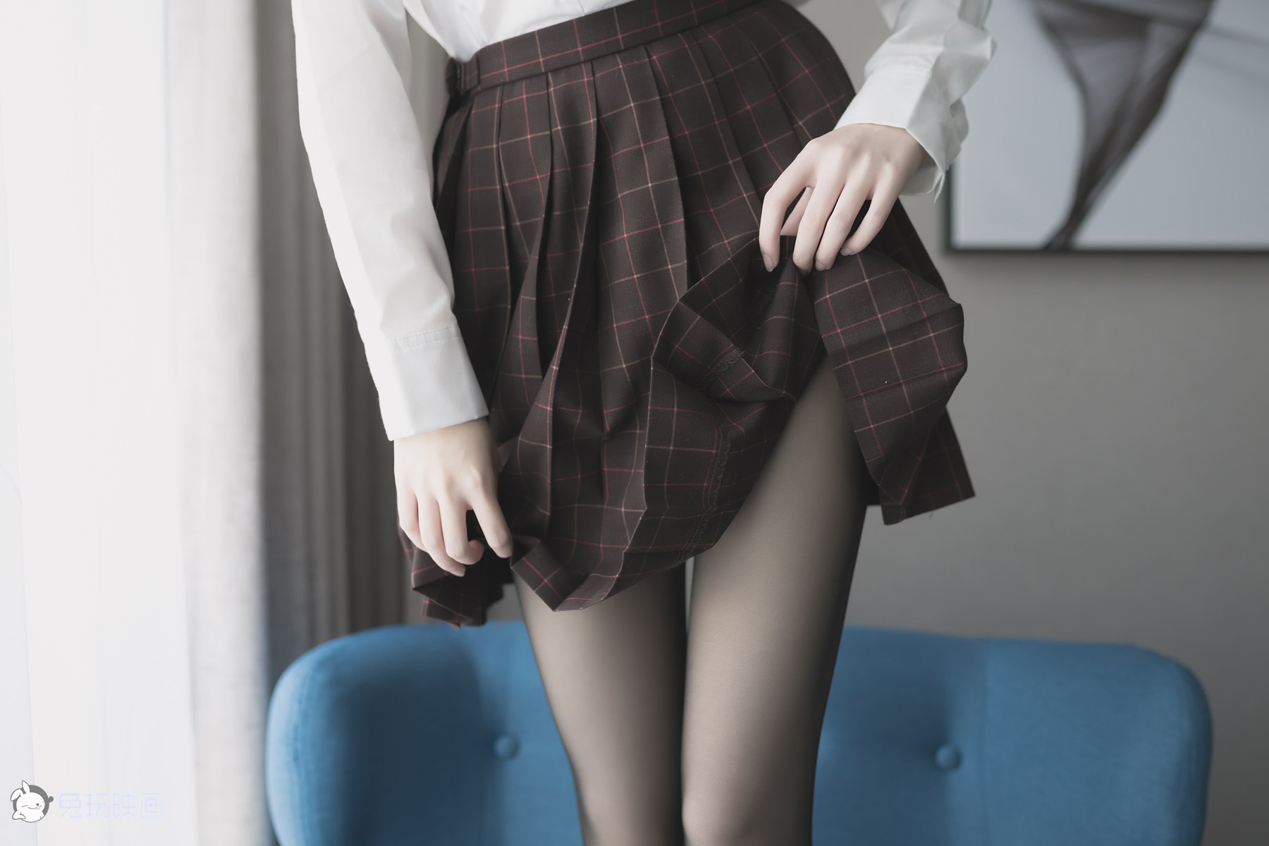 图片[17]-兔玩映画 B098 蓝椅子上的黑丝少女 在线浏览 – 速更版-美库