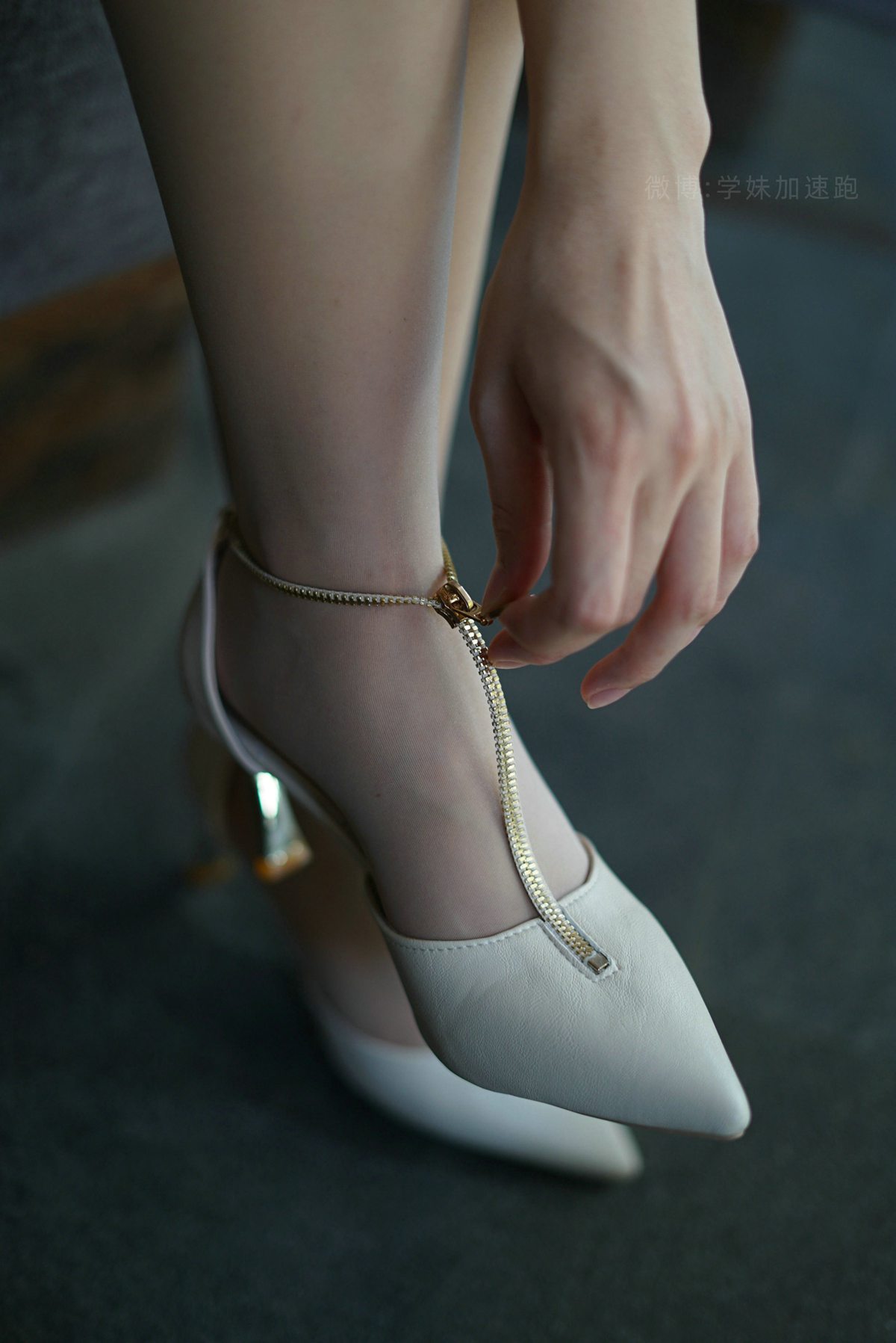 图片[52]-[学妹加速跑] XM053《灰裙下的丝-玲玲》在线浏览 – 速更版-美库