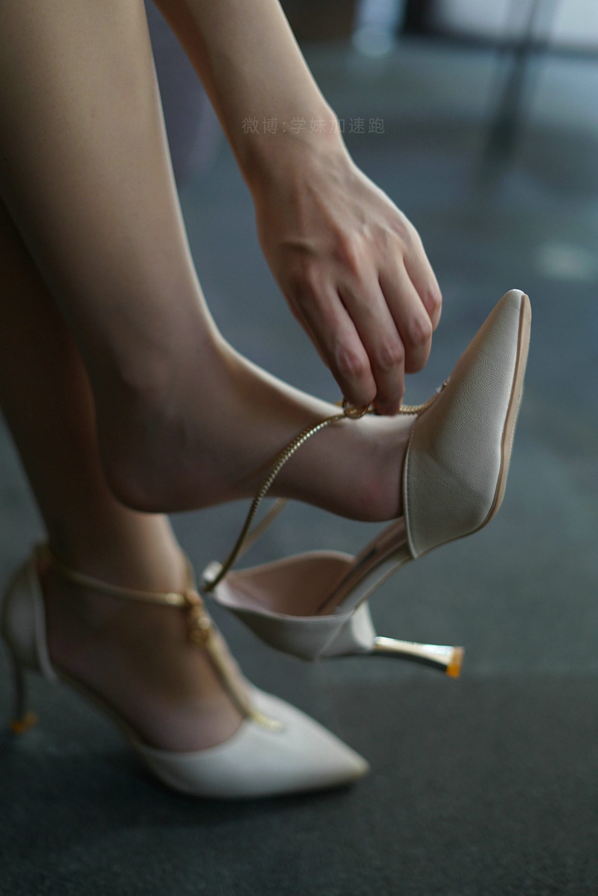 图片[101]-[学妹加速跑] XM053《灰裙下的丝-玲玲》在线浏览 – 速更版-美库