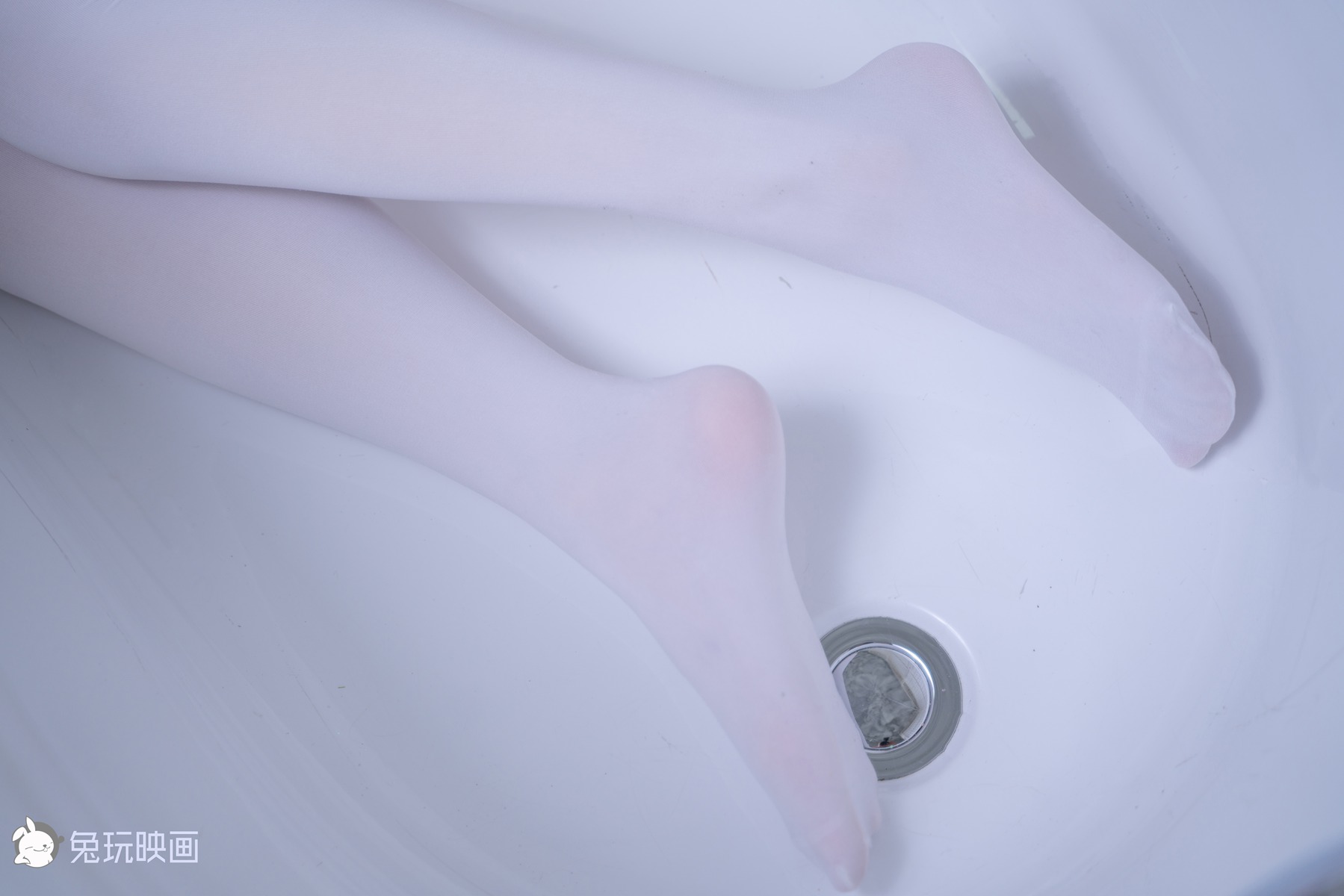 图片[22]-兔玩映画 C064 浴缸里的红裙白丝 在线浏览 – 速更版-美库