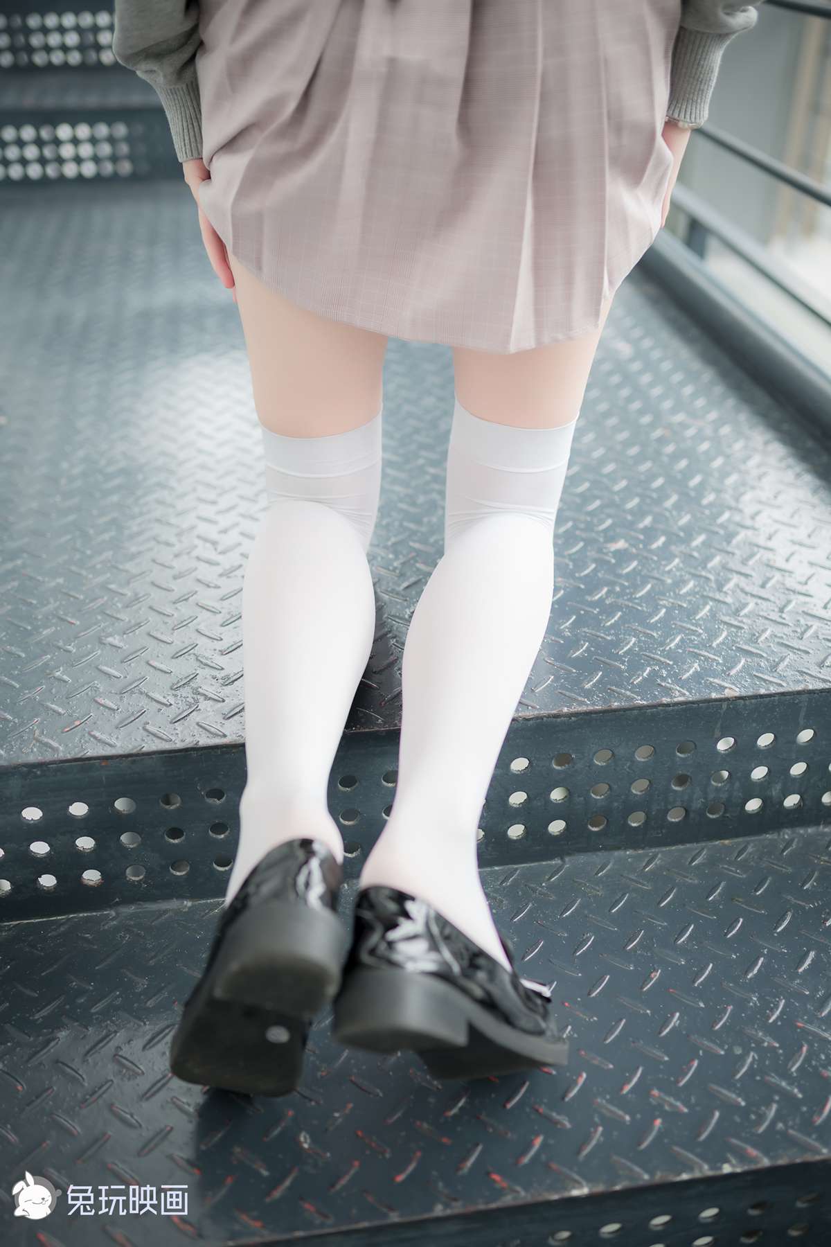 图片[20]-兔玩映画 C076 楼梯上的萝莉白丝 在线浏览 – 速更版-美库