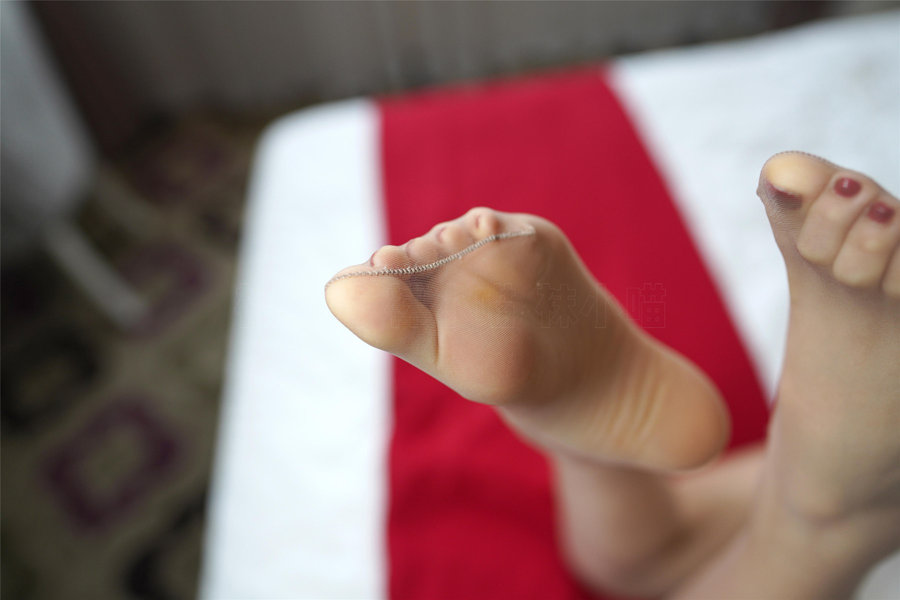 图片[40]-[kittyWawa袜小喵] KT235《丝袜有个洞》在线浏览 – 速更版-美库