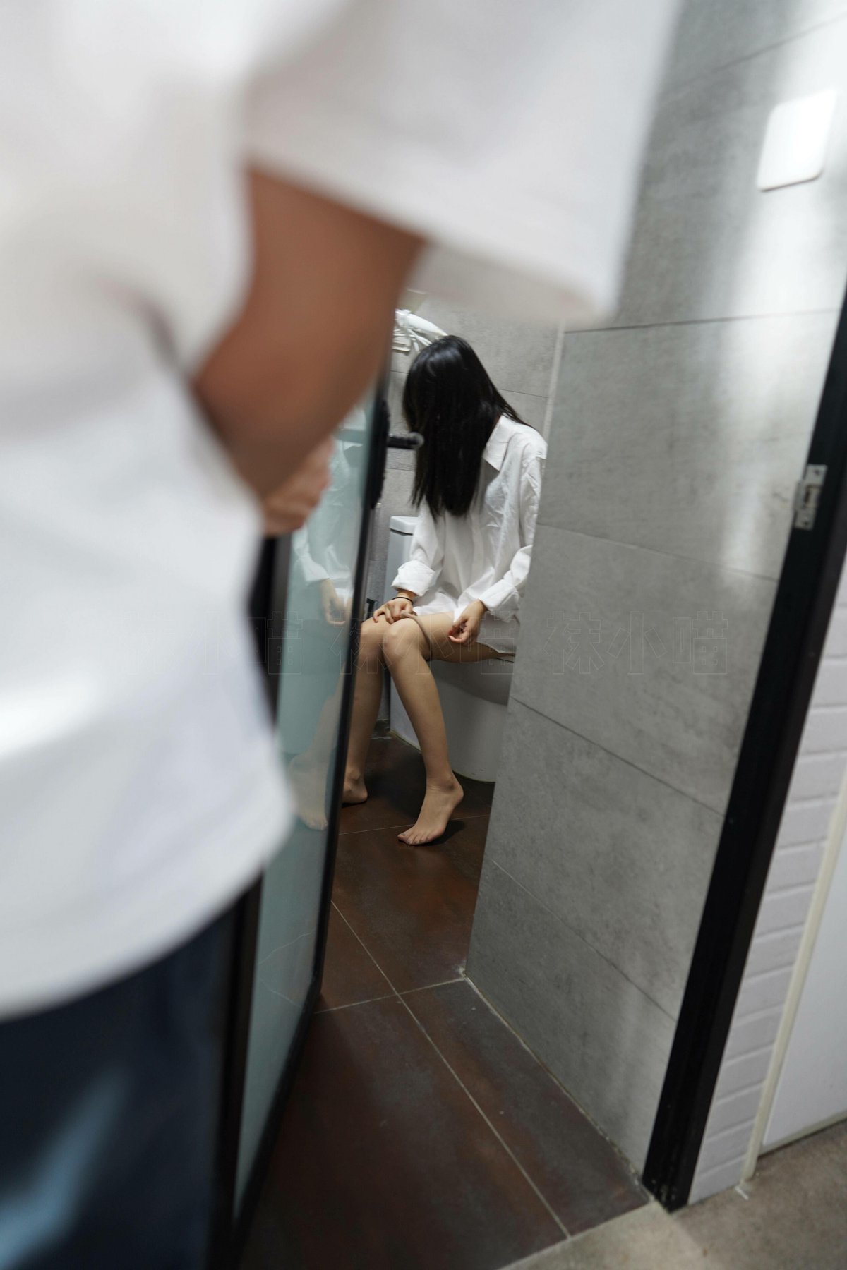 图片[36]-[kittyWawa袜小喵] KT248《同事帮我修电视：中》 在线浏览 – 速更版-美库