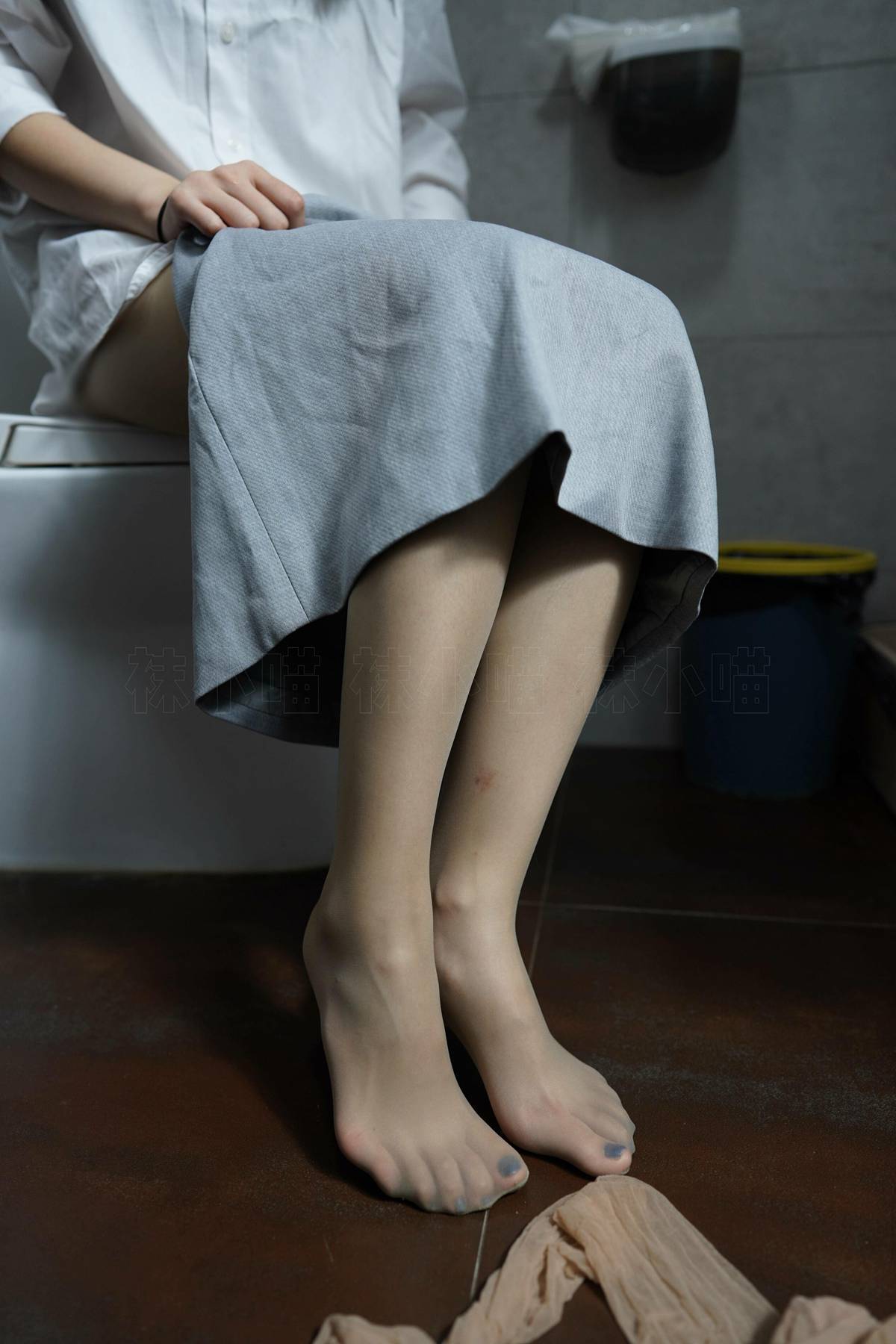 图片[37]-[kittyWawa袜小喵] KT248《同事帮我修电视：中》 在线浏览 – 速更版-美库