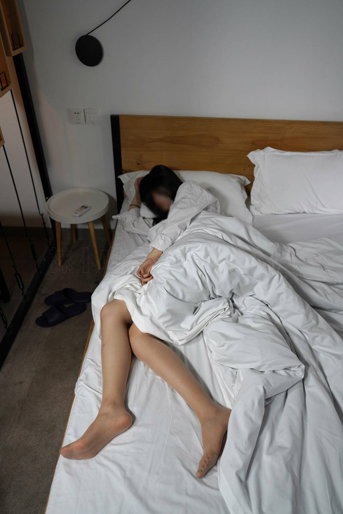 图片[34]-[kittyWawa袜小喵] KT247《同事帮我修电视：上》 在线浏览 – 速更版-美库