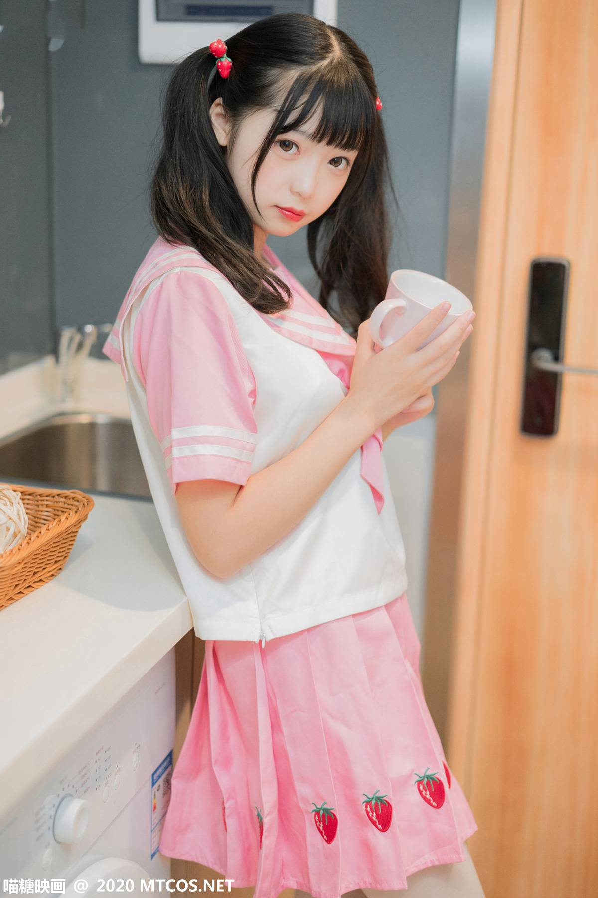 图片[32]-[喵糖映画] VOL.218 草莓美眉 在线浏览 – 速更版-美库