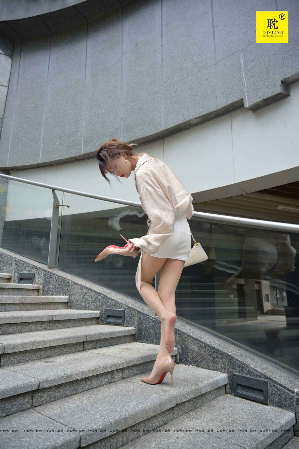 图片[6]-[IESS异思趣向] 耽丝 第N种幻想之《一个人下班》① 在线浏览 – 速更版-美库