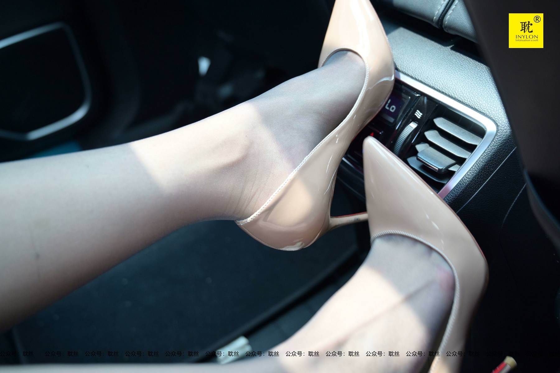 图片[12]-[IESS异思趣向] 耽丝 第N种幻想之《一个人下班》③ 在线浏览 – 速更版-美库