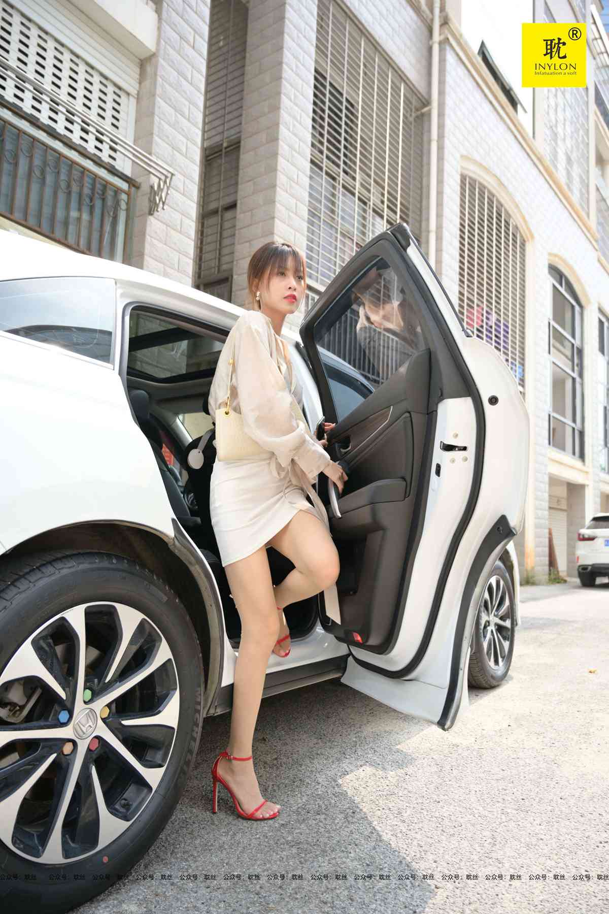 图片[59]-[IESS异思趣向] 耽丝 第N种幻想之《一个人下班》② 在线浏览 – 速更版-美库