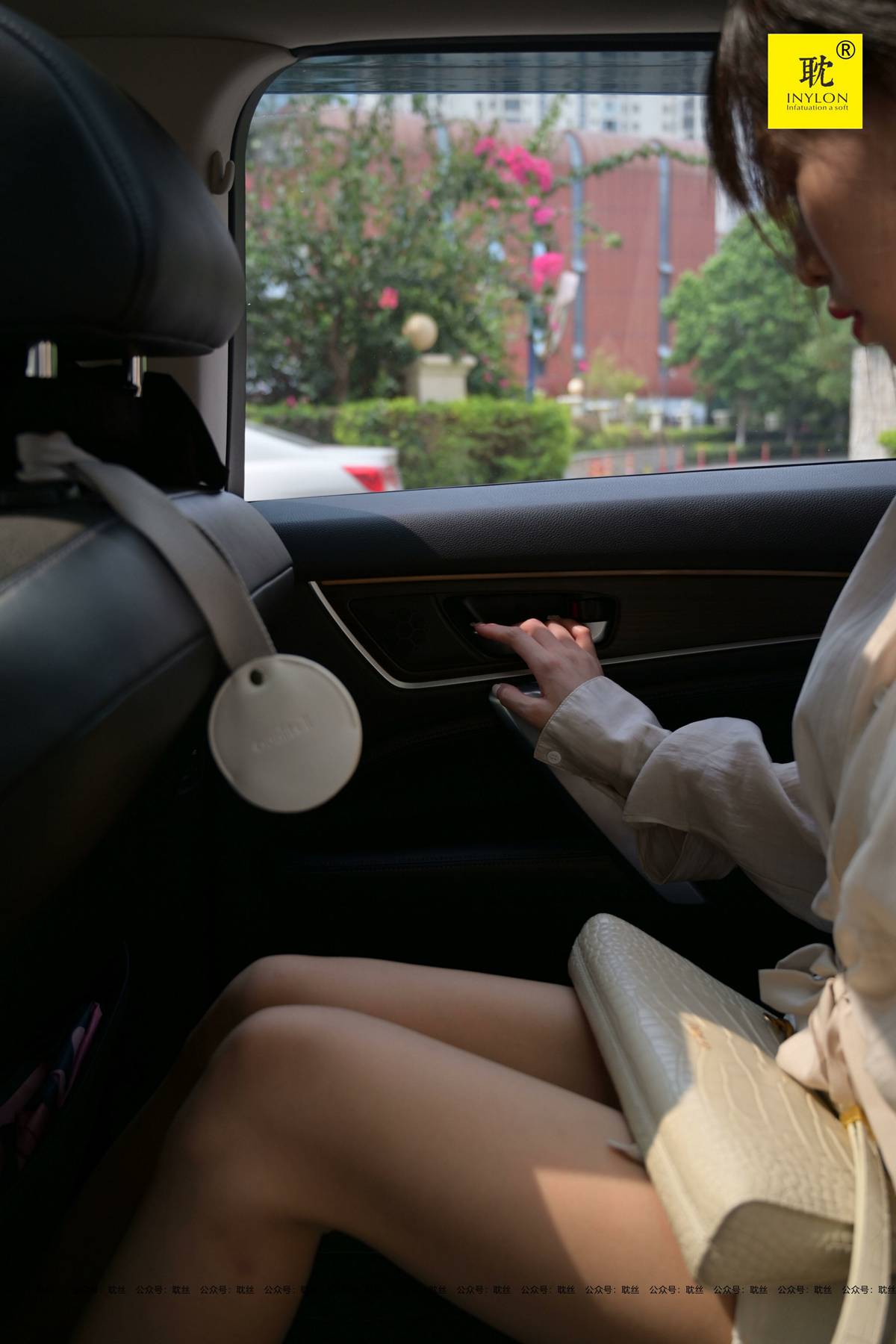 图片[21]-[IESS异思趣向] 耽丝 第N种幻想之《一个人下班》① 在线浏览 – 速更版-美库