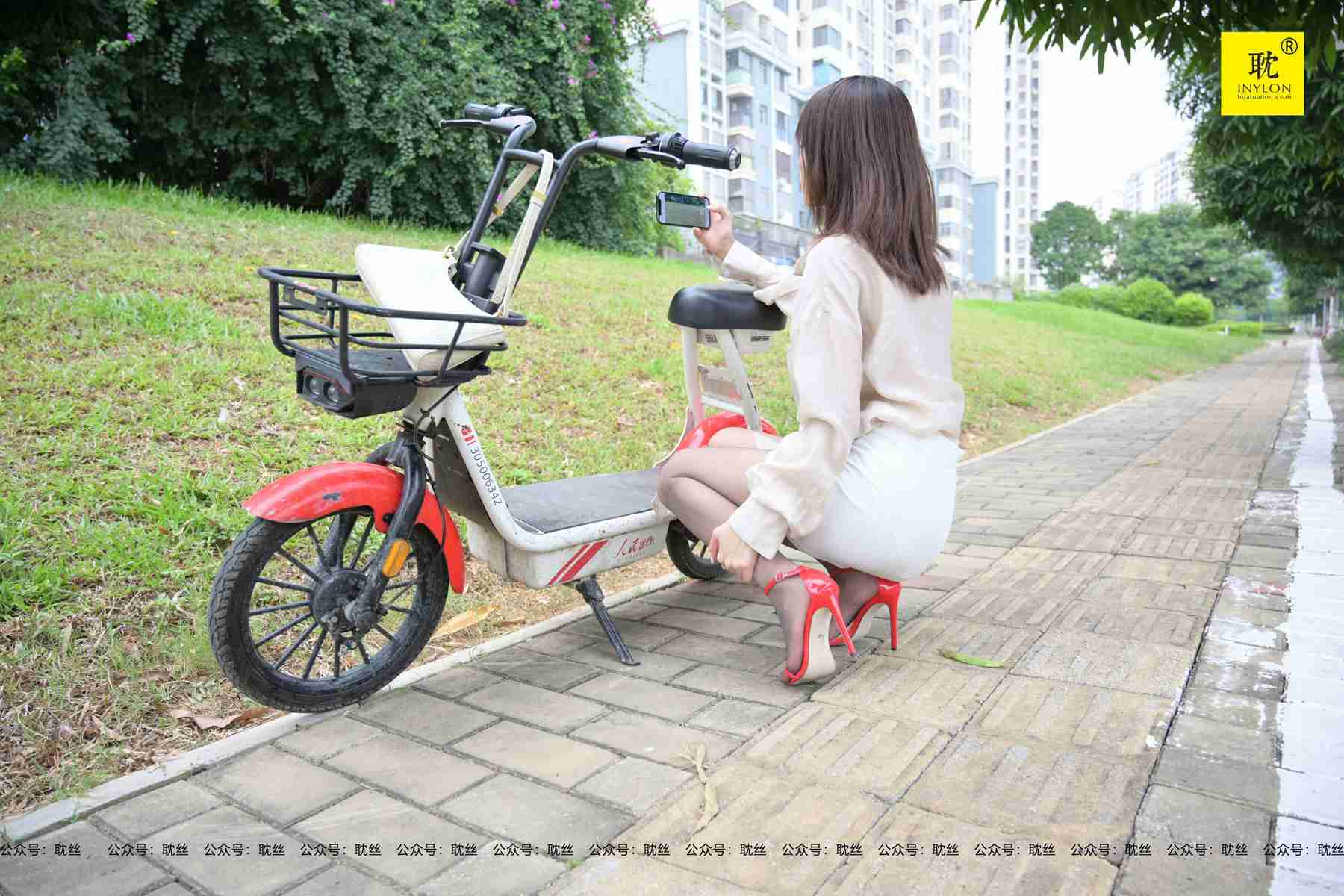 图片[12]-[IESS异思趣向] 耽丝 第N种幻想之《一个人下班》⑦ 丘主管 在线浏览 – 速更版-美库